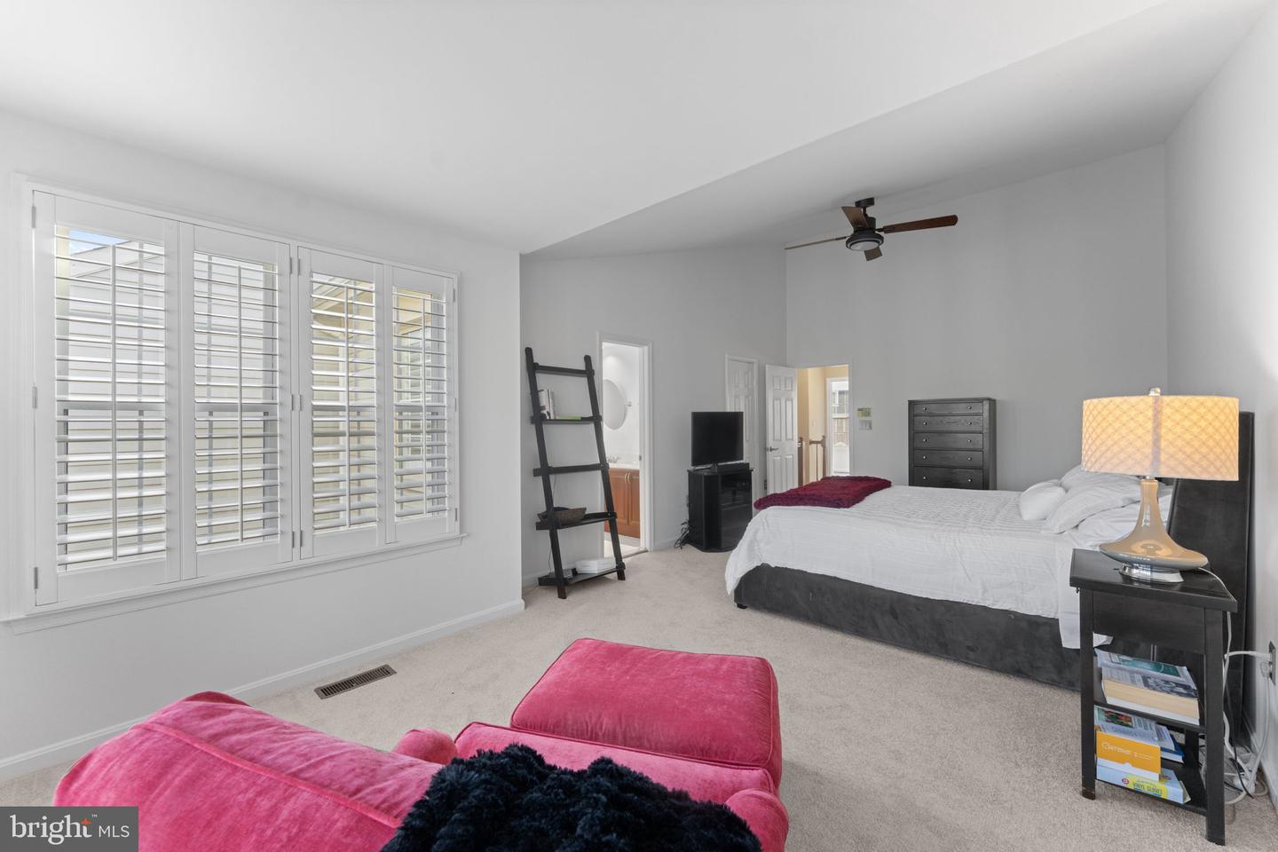 6238 WINDHAM HILL RUN, ALEXANDRIA, Virginia 22315, 4 Bedrooms Bedrooms, ,3 BathroomsBathrooms,Residential,For sale,6238 WINDHAM HILL RUN,VAFX2281408 MLS # VAFX2281408