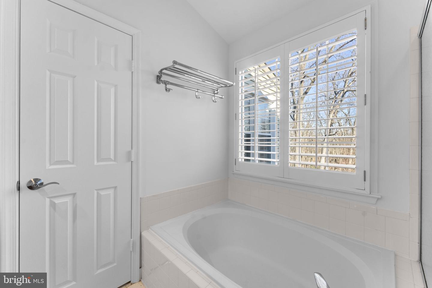 6238 WINDHAM HILL RUN, ALEXANDRIA, Virginia 22315, 4 Bedrooms Bedrooms, ,3 BathroomsBathrooms,Residential,For sale,6238 WINDHAM HILL RUN,VAFX2281408 MLS # VAFX2281408