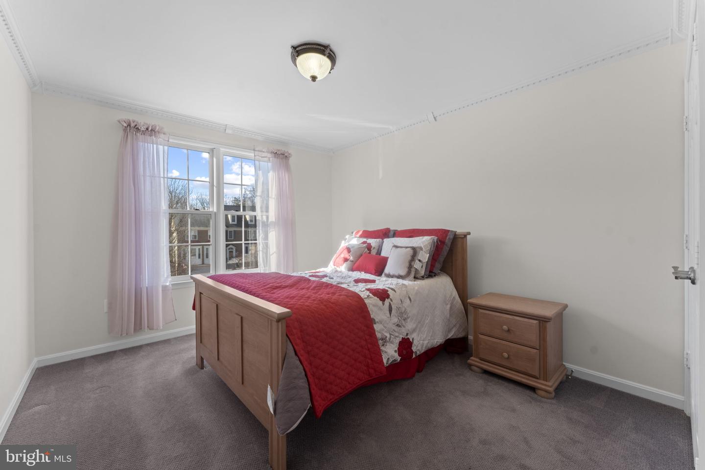 6238 WINDHAM HILL RUN, ALEXANDRIA, Virginia 22315, 4 Bedrooms Bedrooms, ,3 BathroomsBathrooms,Residential,For sale,6238 WINDHAM HILL RUN,VAFX2281408 MLS # VAFX2281408