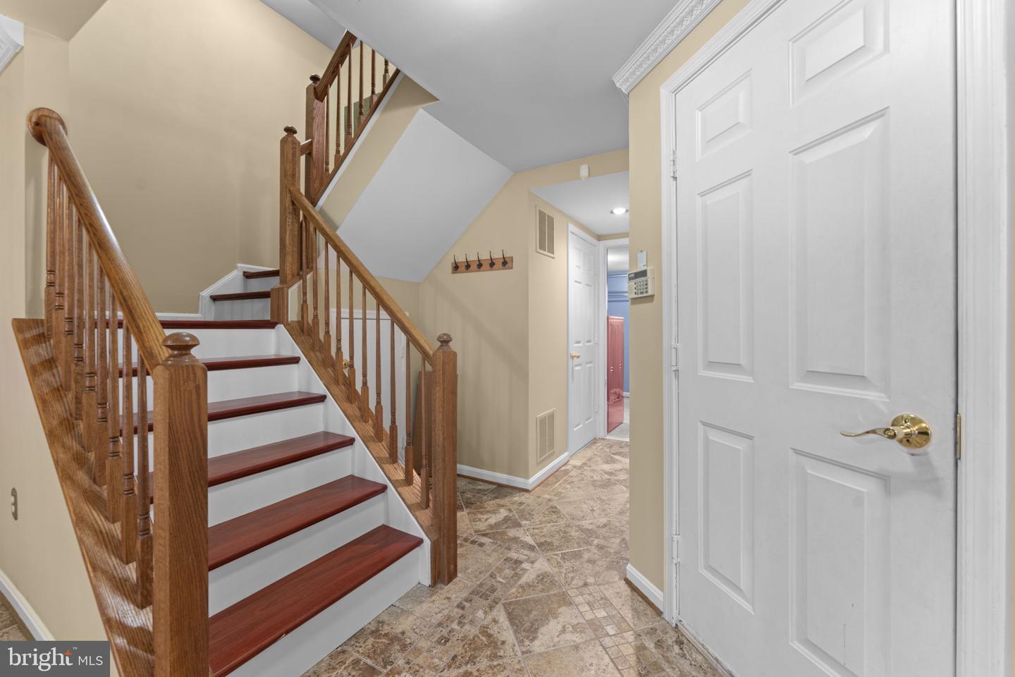 6238 WINDHAM HILL RUN, ALEXANDRIA, Virginia 22315, 4 Bedrooms Bedrooms, ,3 BathroomsBathrooms,Residential,For sale,6238 WINDHAM HILL RUN,VAFX2281408 MLS # VAFX2281408