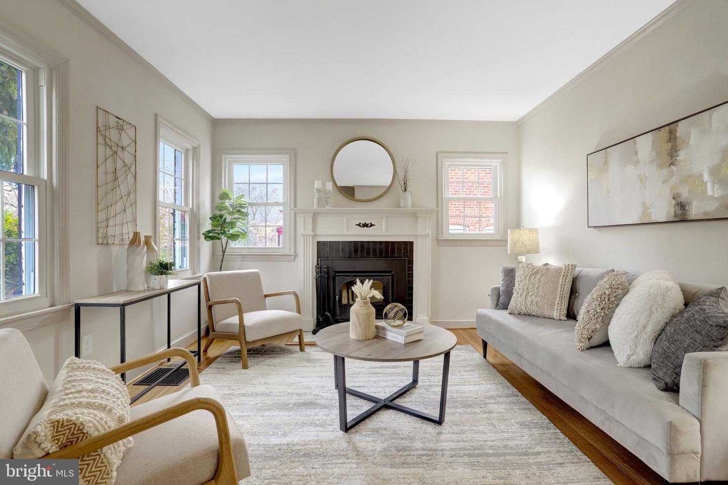 5210 25TH PL N, ARLINGTON, Virginia 22207, 3 Bedrooms Bedrooms, ,2 BathroomsBathrooms,Residential,For sale,5210 25TH PL N,VAAR2066634 MLS # VAAR2066634