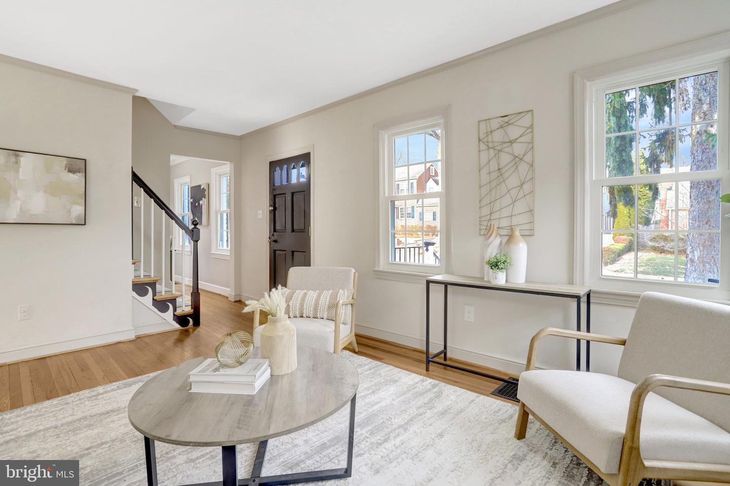 5210 25TH PL N, ARLINGTON, Virginia 22207, 3 Bedrooms Bedrooms, ,2 BathroomsBathrooms,Residential,For sale,5210 25TH PL N,VAAR2066634 MLS # VAAR2066634