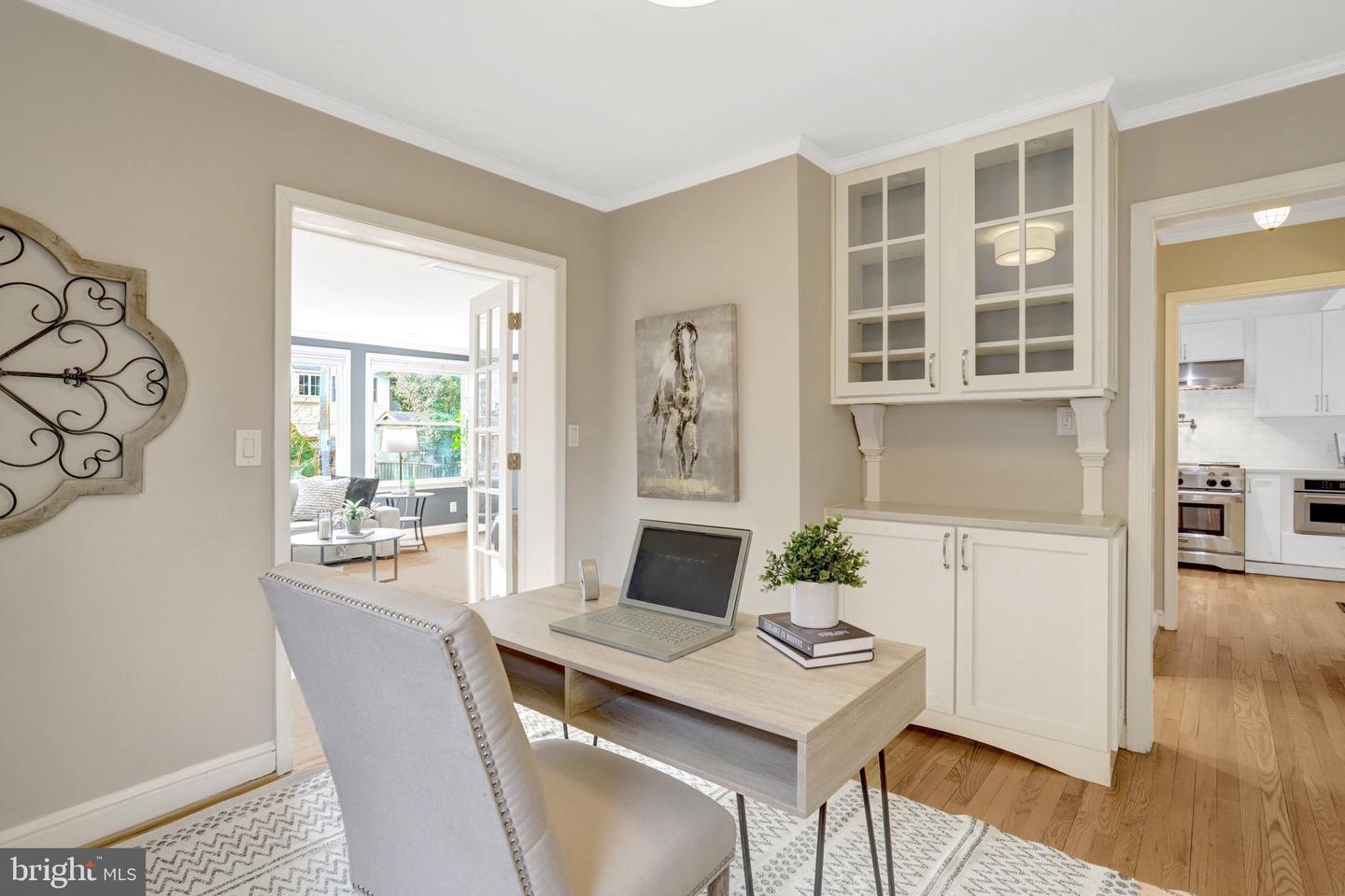 5210 25TH PL N, ARLINGTON, Virginia 22207, 3 Bedrooms Bedrooms, ,2 BathroomsBathrooms,Residential,For sale,5210 25TH PL N,VAAR2066634 MLS # VAAR2066634