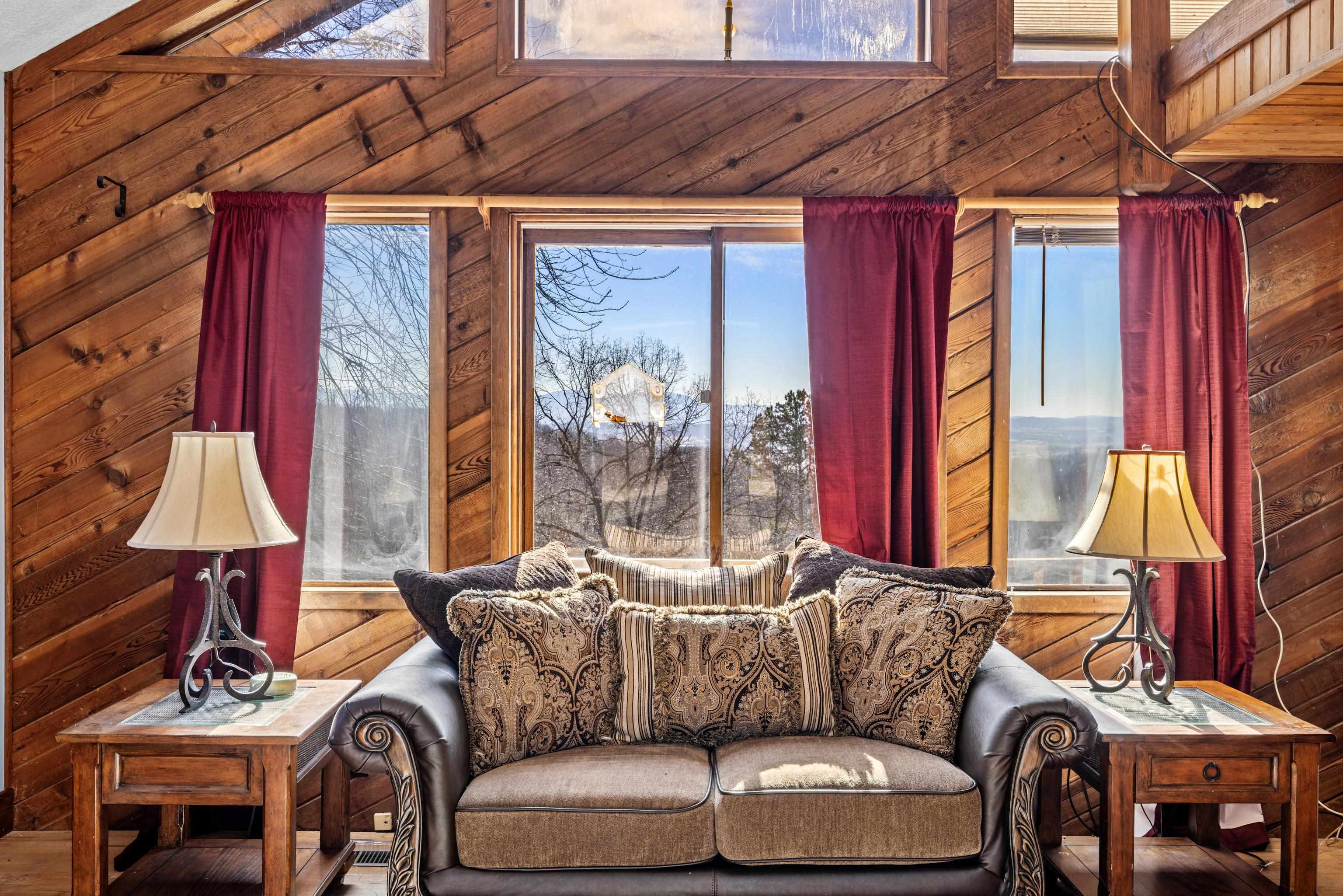 7386 APPLE RIDGE DR, TIMBERVILLE, Virginia 22853, 2 Bedrooms Bedrooms, ,1 BathroomBathrooms,Residential,7386 APPLE RIDGE DR,672547 MLS # 672547