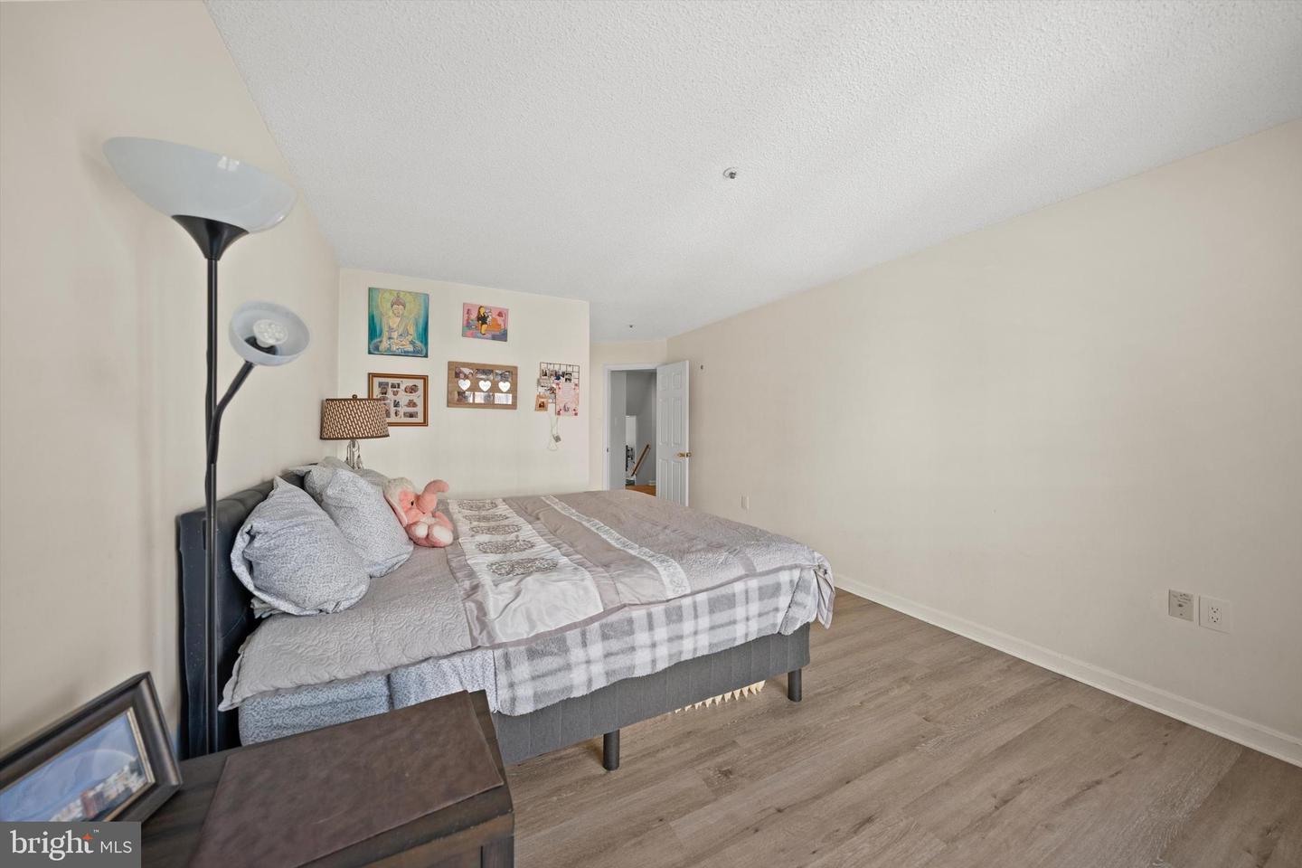 247-S S PICKETT ST S #302, ALEXANDRIA, Virginia 22304, 2 Bedrooms Bedrooms, ,2 BathroomsBathrooms,Residential,For sale,247-S S PICKETT ST S #302,VAAX2052502 MLS # VAAX2052502