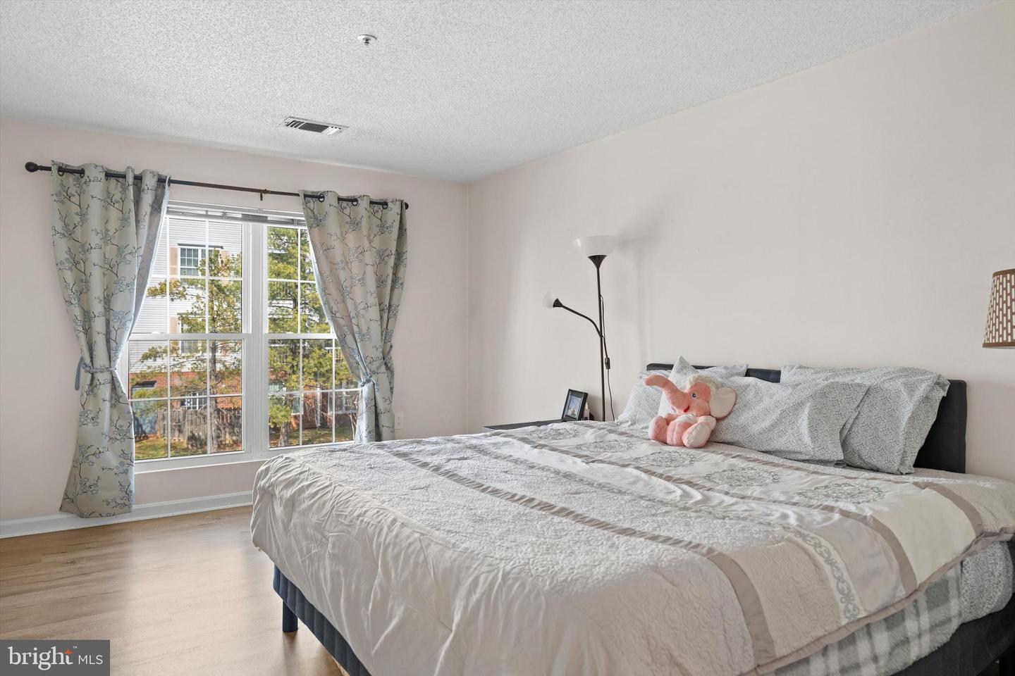 247-S S PICKETT ST S #302, ALEXANDRIA, Virginia 22304, 2 Bedrooms Bedrooms, ,2 BathroomsBathrooms,Residential,For sale,247-S S PICKETT ST S #302,VAAX2052502 MLS # VAAX2052502