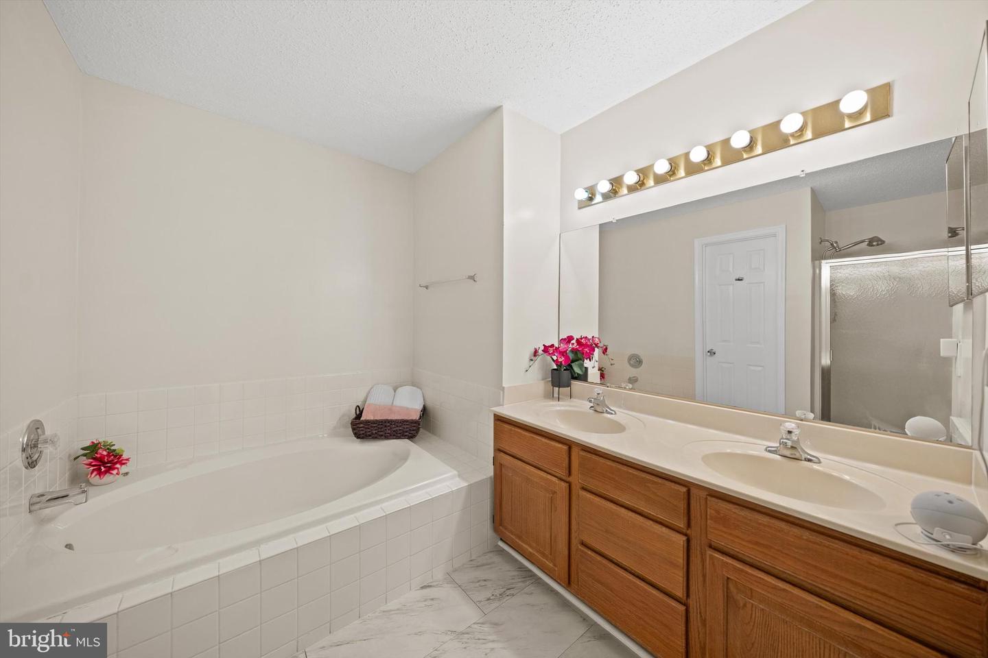 247-S S PICKETT ST S #302, ALEXANDRIA, Virginia 22304, 2 Bedrooms Bedrooms, ,2 BathroomsBathrooms,Residential,For sale,247-S S PICKETT ST S #302,VAAX2052502 MLS # VAAX2052502