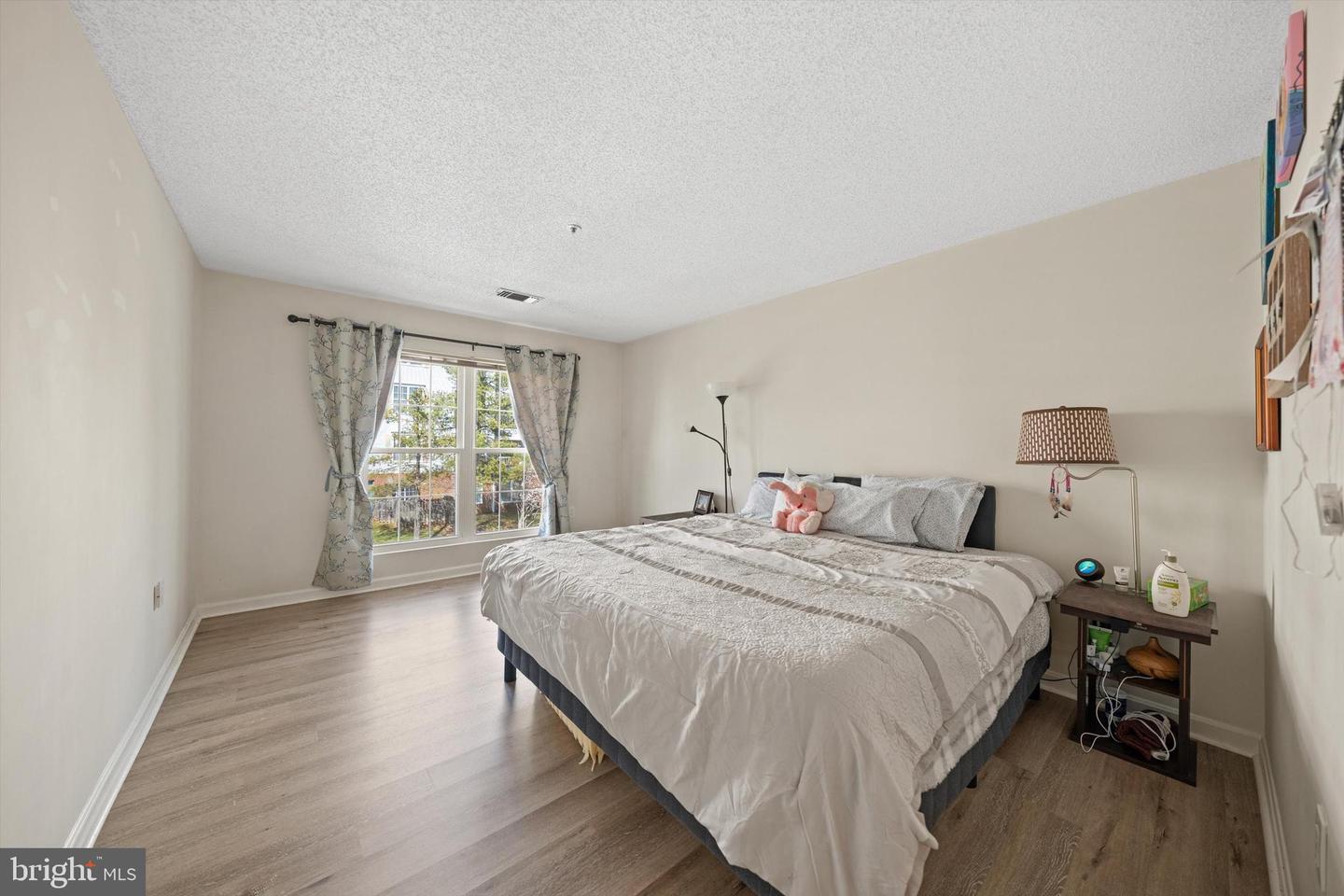 247-S S PICKETT ST S #302, ALEXANDRIA, Virginia 22304, 2 Bedrooms Bedrooms, ,2 BathroomsBathrooms,Residential,For sale,247-S S PICKETT ST S #302,VAAX2052502 MLS # VAAX2052502