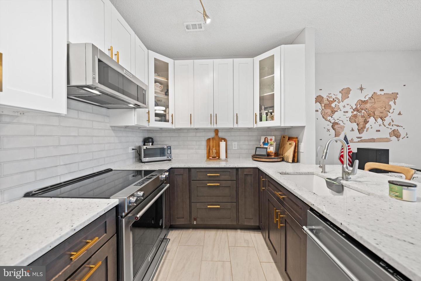 247-S S PICKETT ST S #302, ALEXANDRIA, Virginia 22304, 2 Bedrooms Bedrooms, ,2 BathroomsBathrooms,Residential,For sale,247-S S PICKETT ST S #302,VAAX2052502 MLS # VAAX2052502