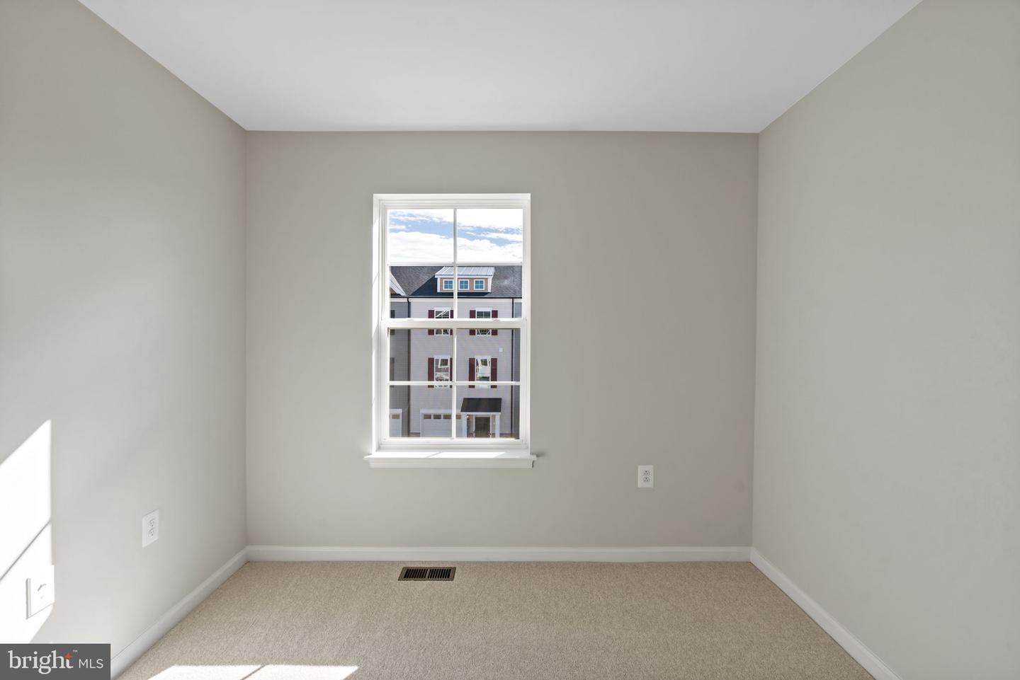 214 MONTEITH DR, WINCHESTER, Virginia 22601, 3 Bedrooms Bedrooms, ,3 BathroomsBathrooms,Residential,For sale,214 MONTEITH DR,VAWI2009620 MLS # VAWI2009620