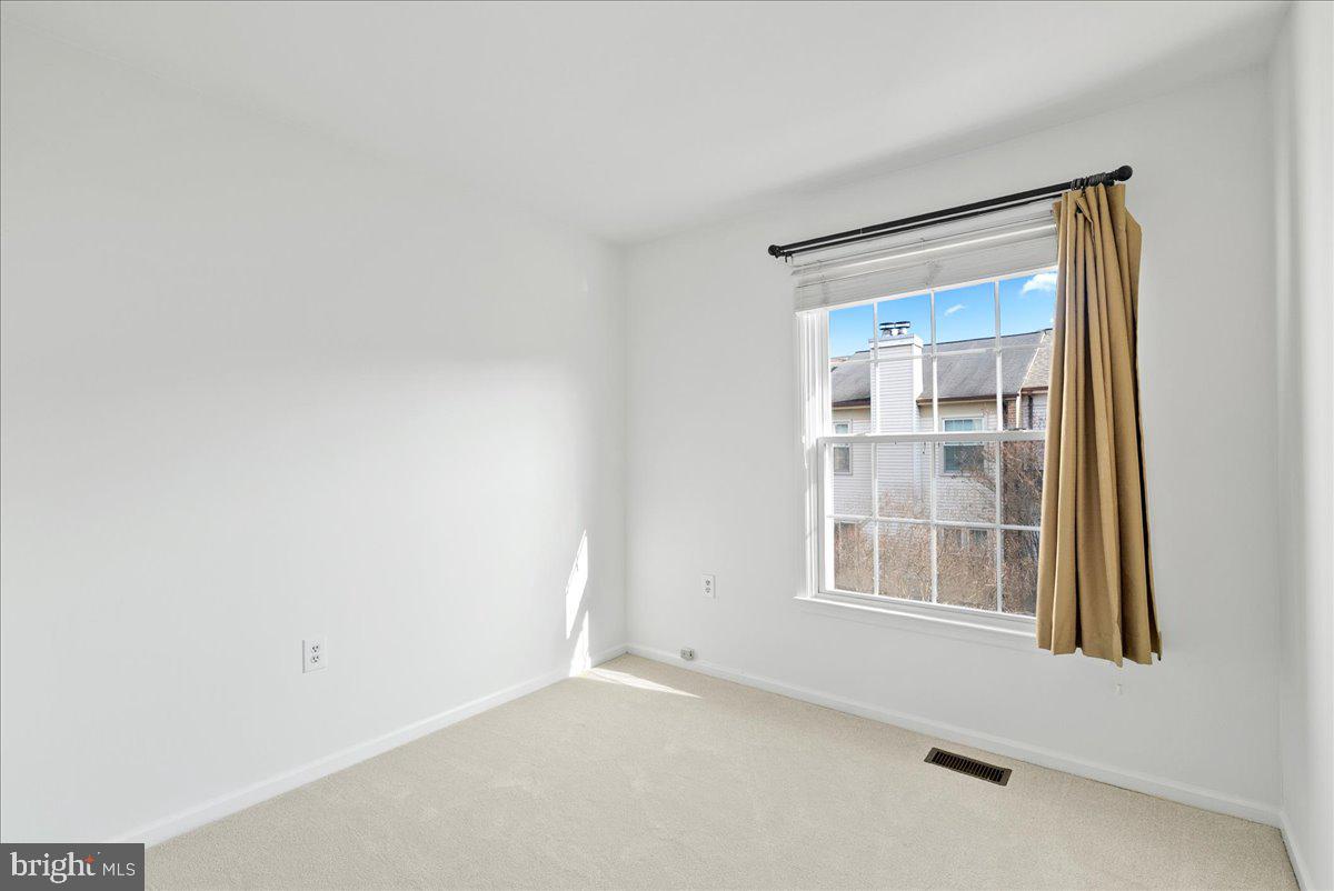 6121 WELLINGTON COMMONS DR, ALEXANDRIA, Virginia 22310, 3 Bedrooms Bedrooms, ,3 BathroomsBathrooms,Residential,For sale,6121 WELLINGTON COMMONS DR,VAFX2283512 MLS # VAFX2283512