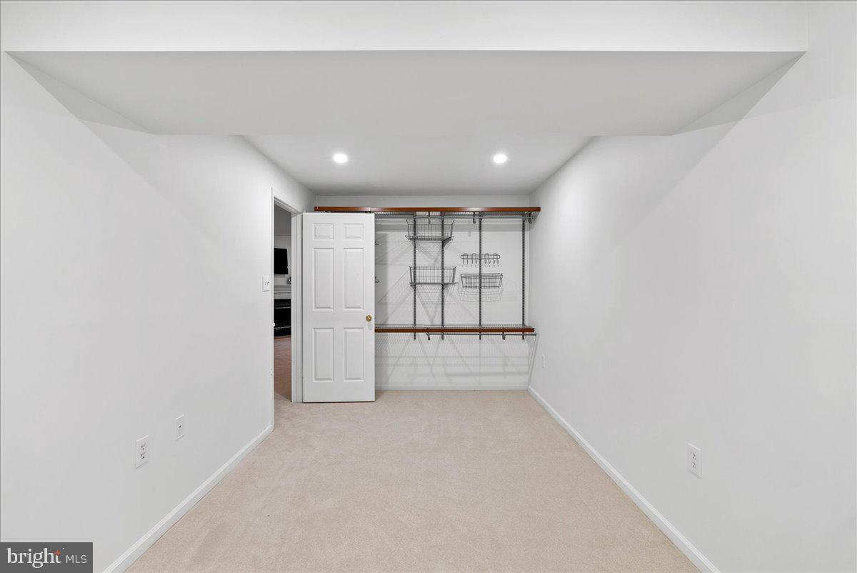 6121 WELLINGTON COMMONS DR, ALEXANDRIA, Virginia 22310, 3 Bedrooms Bedrooms, ,3 BathroomsBathrooms,Residential,For sale,6121 WELLINGTON COMMONS DR,VAFX2283512 MLS # VAFX2283512