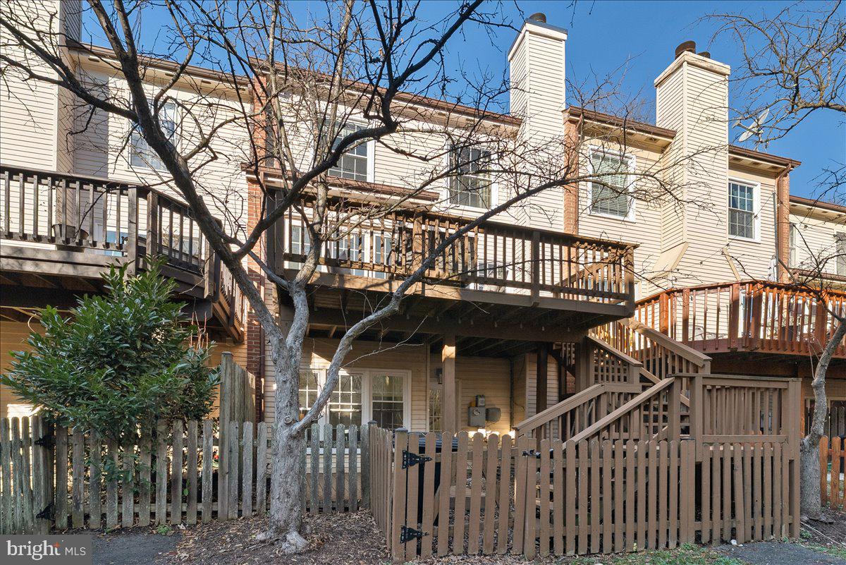 6121 WELLINGTON COMMONS DR, ALEXANDRIA, Virginia 22310, 3 Bedrooms Bedrooms, ,3 BathroomsBathrooms,Residential,For sale,6121 WELLINGTON COMMONS DR,VAFX2283512 MLS # VAFX2283512