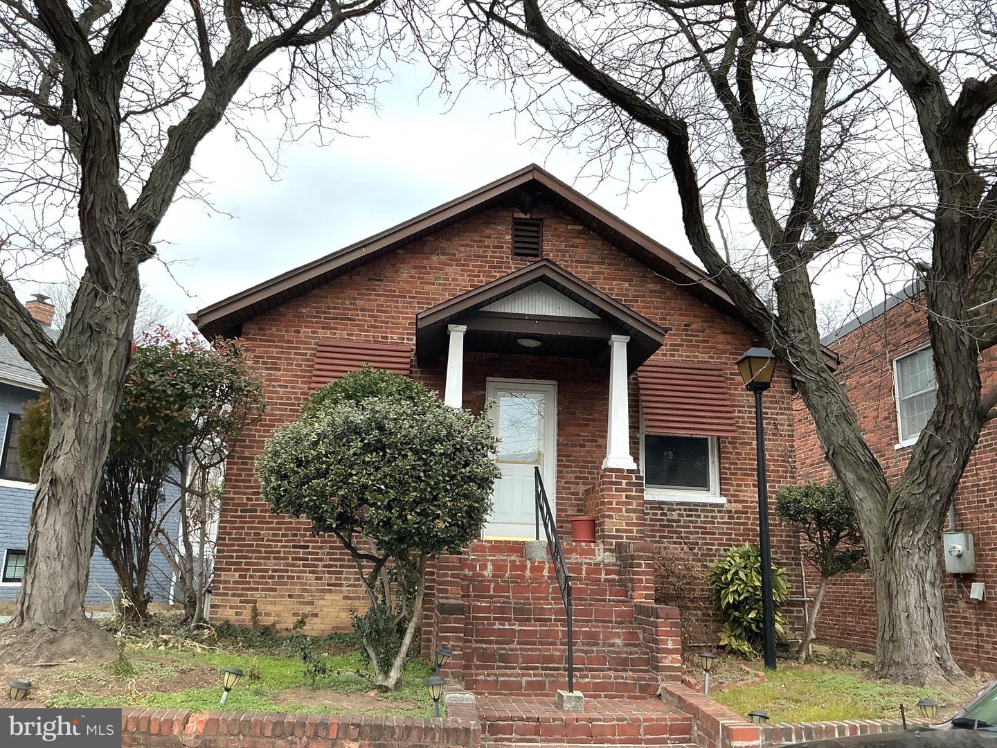 520 E MOUNT IDA AVE, ALEXANDRIA, Virginia 22301, 2 Bedrooms Bedrooms, ,1 BathroomBathrooms,Residential,For sale,520 E MOUNT IDA AVE,VAAX2052756 MLS # VAAX2052756