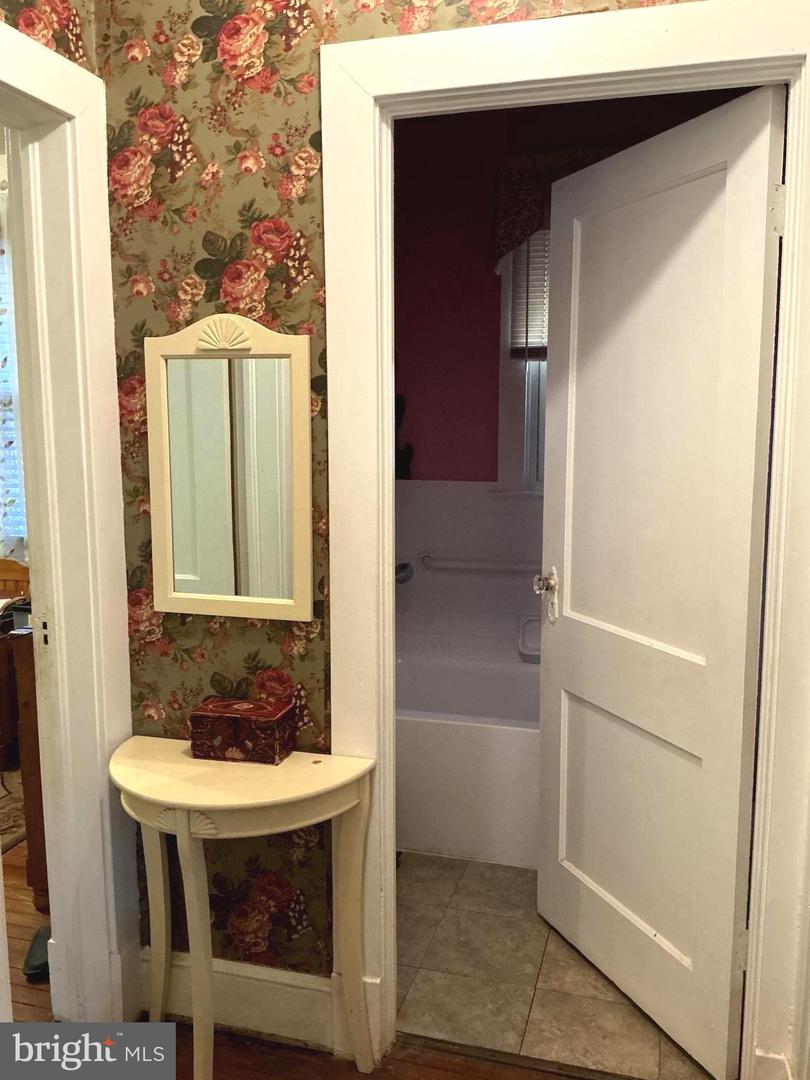 520 E MOUNT IDA AVE, ALEXANDRIA, Virginia 22301, 2 Bedrooms Bedrooms, ,1 BathroomBathrooms,Residential,For sale,520 E MOUNT IDA AVE,VAAX2052756 MLS # VAAX2052756