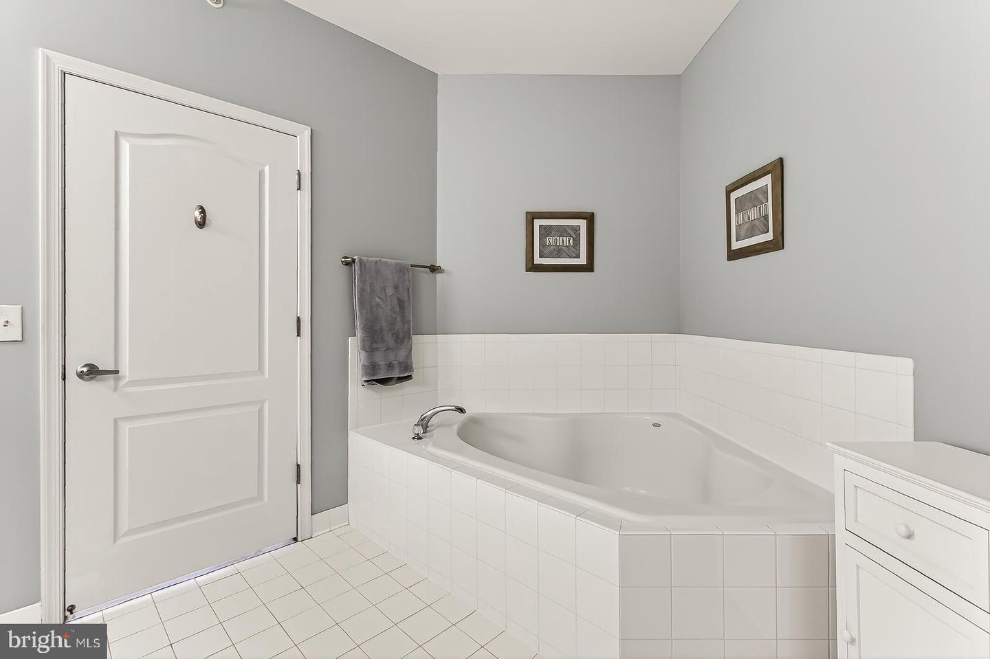 1621 LADUE CT #404, WOODBRIDGE, Virginia 22191, 2 Bedrooms Bedrooms, ,2 BathroomsBathrooms,Residential,For sale,1621 LADUE CT #404,VAPW2109930 MLS # VAPW2109930