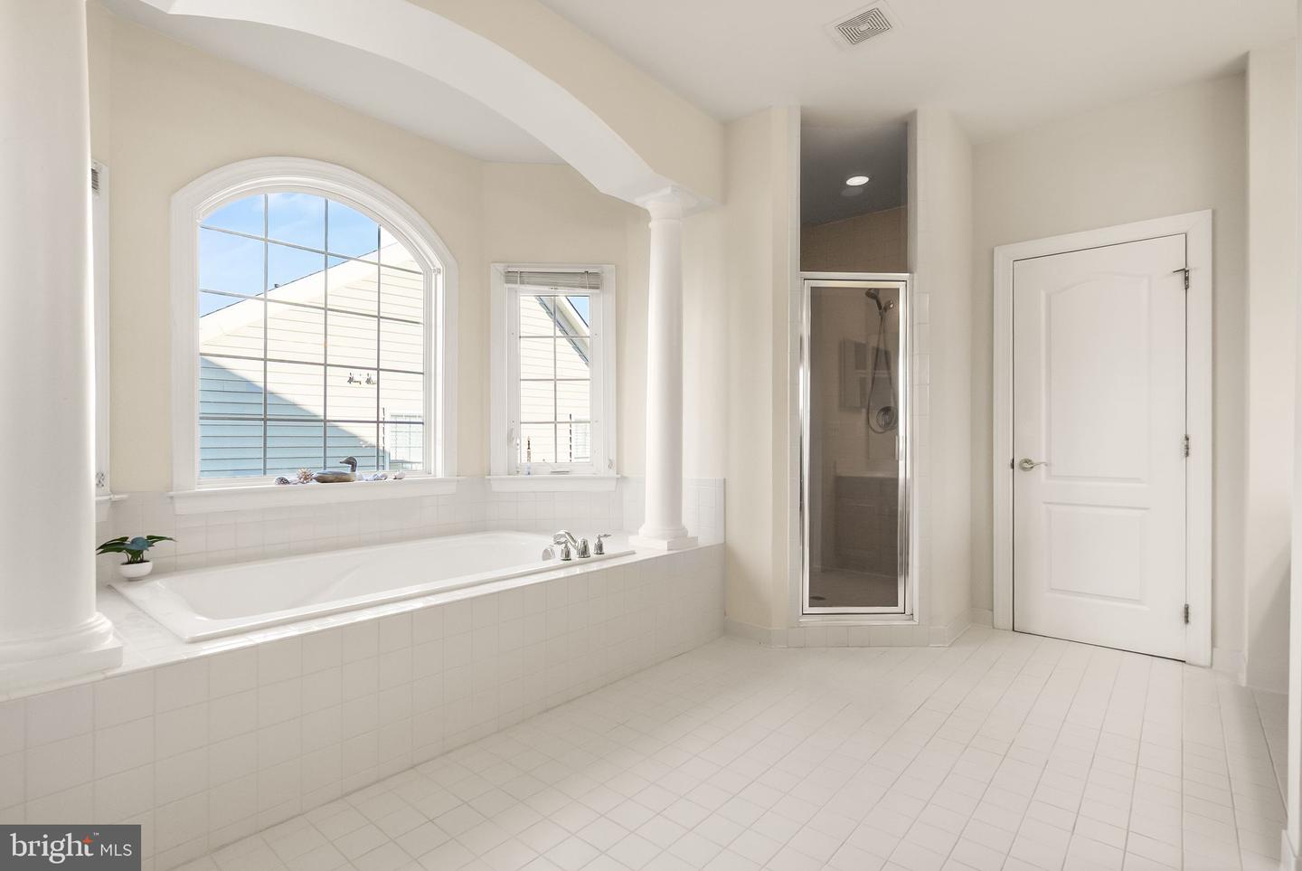 18771 KIPHEART DR, LEESBURG, Virginia 20176, 5 Bedrooms Bedrooms, ,4 BathroomsBathrooms,Residential,For sale,18771 KIPHEART DR,VALO2113604 MLS # VALO2113604