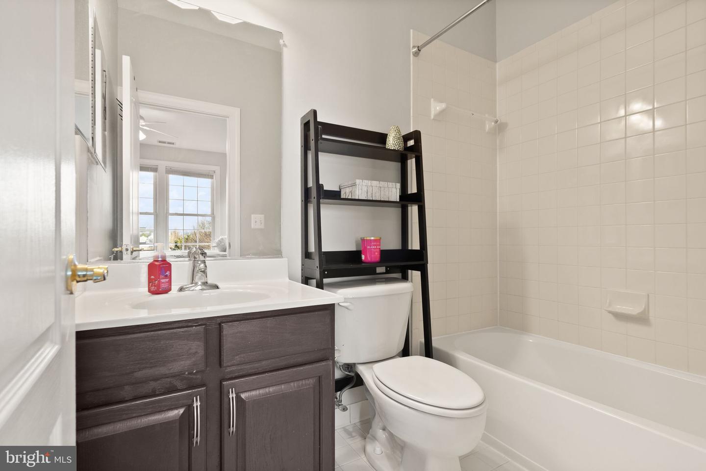 18771 KIPHEART DR, LEESBURG, Virginia 20176, 5 Bedrooms Bedrooms, ,4 BathroomsBathrooms,Residential,For sale,18771 KIPHEART DR,VALO2113604 MLS # VALO2113604