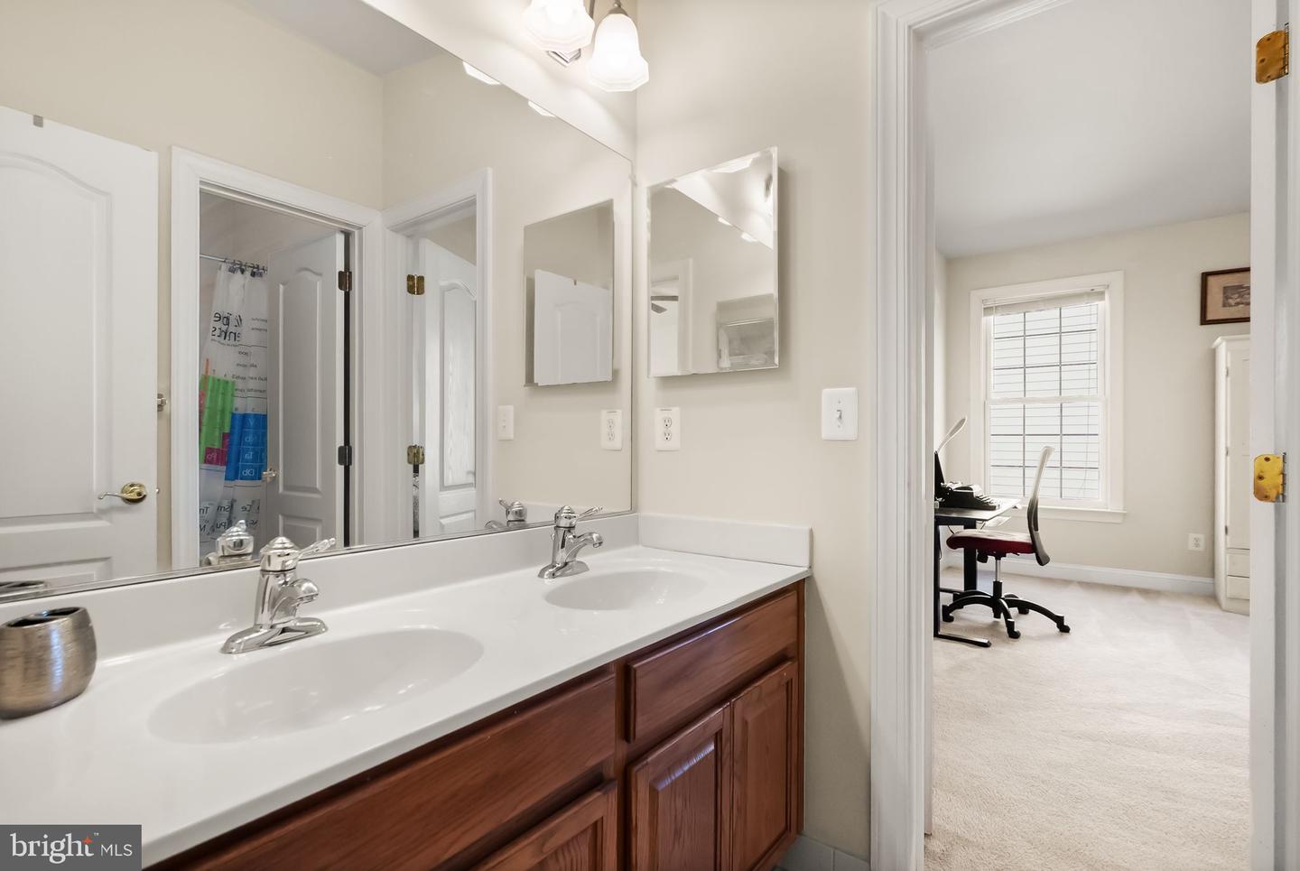 18771 KIPHEART DR, LEESBURG, Virginia 20176, 5 Bedrooms Bedrooms, ,4 BathroomsBathrooms,Residential,For sale,18771 KIPHEART DR,VALO2113604 MLS # VALO2113604