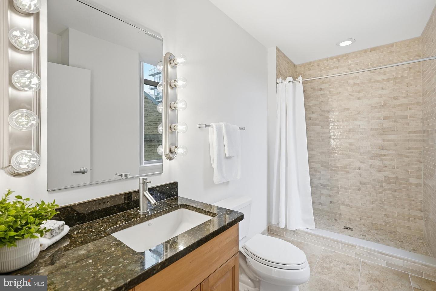 811 4TH ST NW #404, WASHINGTON, District Of Columbia 20001, 2 Bedrooms Bedrooms, ,2 BathroomsBathrooms,Residential,For sale,811 4TH ST NW #404,DCDC2240474 MLS # DCDC2240474