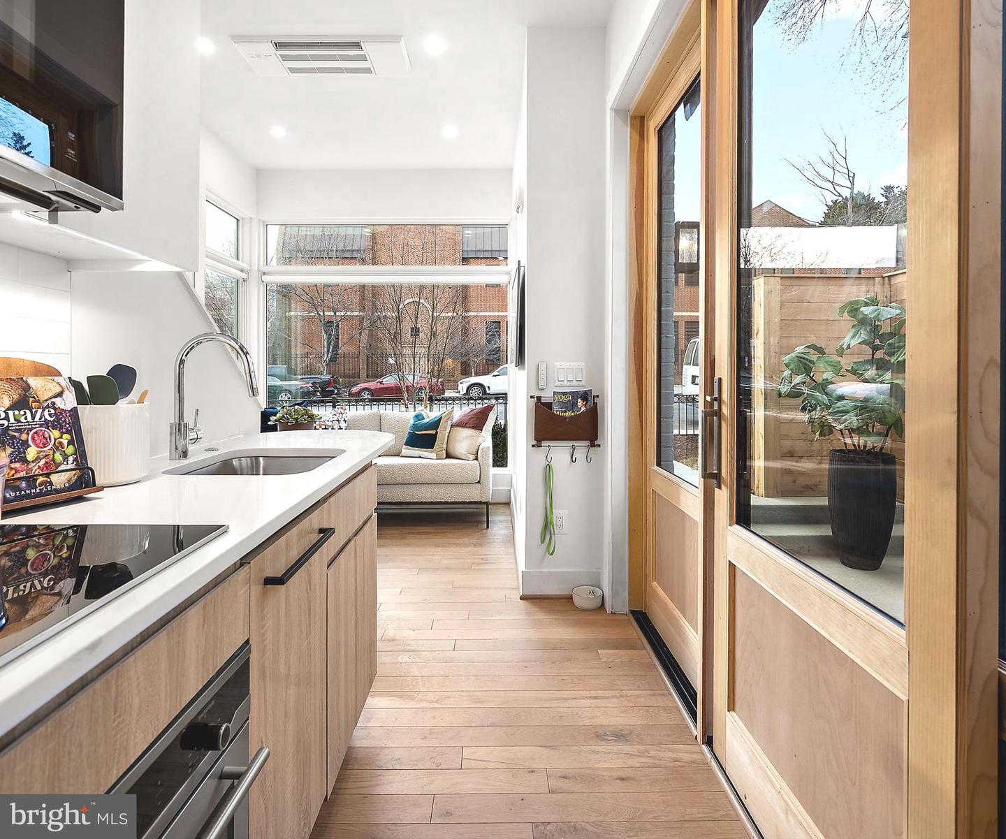 1237 W ST NW #E, WASHINGTON, District Of Columbia 20009, 1 Bedroom Bedrooms, ,1 BathroomBathrooms,Residential,For sale,1237 W ST NW #E,DCDC2240848 MLS # DCDC2240848