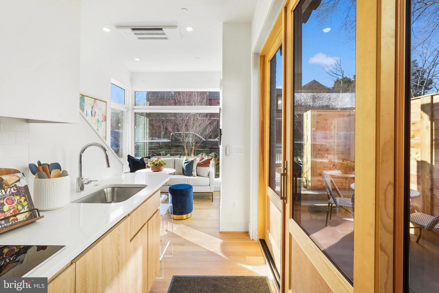 1237 W ST NW #E, WASHINGTON, District Of Columbia 20009, 1 Bedroom Bedrooms, ,1 BathroomBathrooms,Residential,For sale,1237 W ST NW #E,DCDC2240848 MLS # DCDC2240848