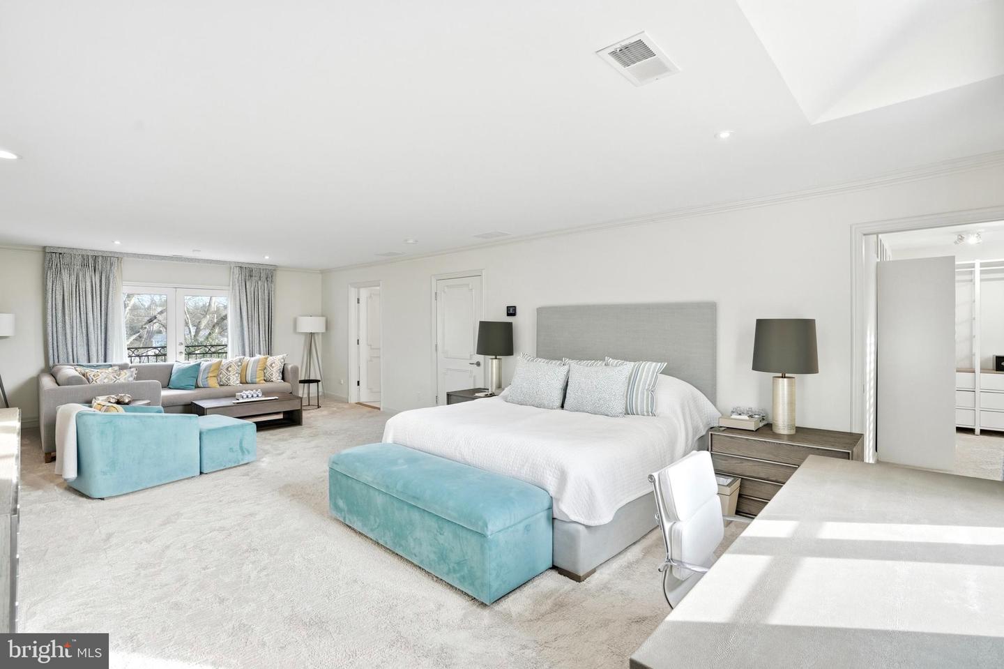 6202 VERNON PALMER CT, MCLEAN, Virginia 22101, 6 Bedrooms Bedrooms, ,6 BathroomsBathrooms,Residential,For sale,6202 VERNON PALMER CT,VAFX2285286 MLS # VAFX2285286