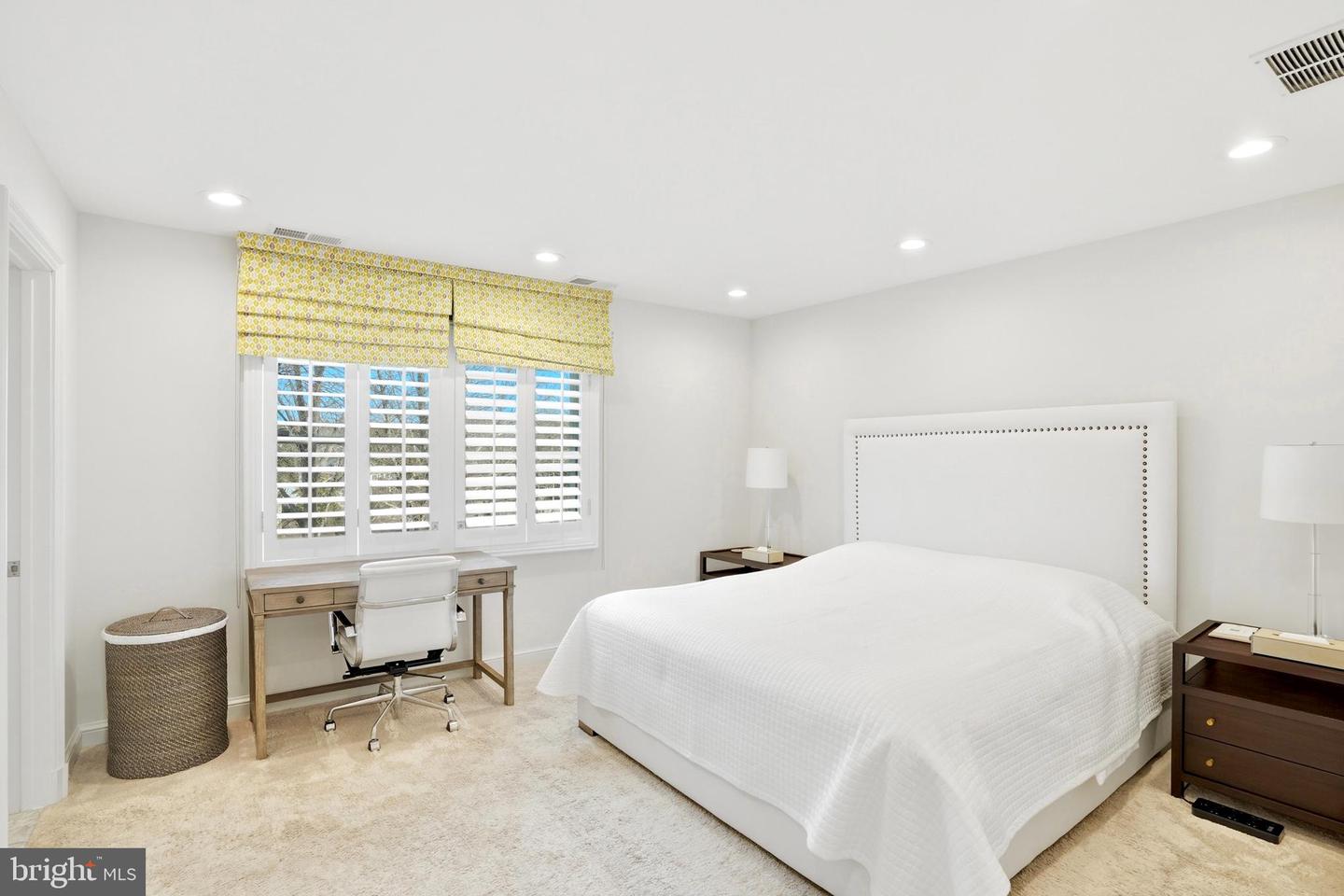 6202 VERNON PALMER CT, MCLEAN, Virginia 22101, 6 Bedrooms Bedrooms, ,6 BathroomsBathrooms,Residential,For sale,6202 VERNON PALMER CT,VAFX2285286 MLS # VAFX2285286