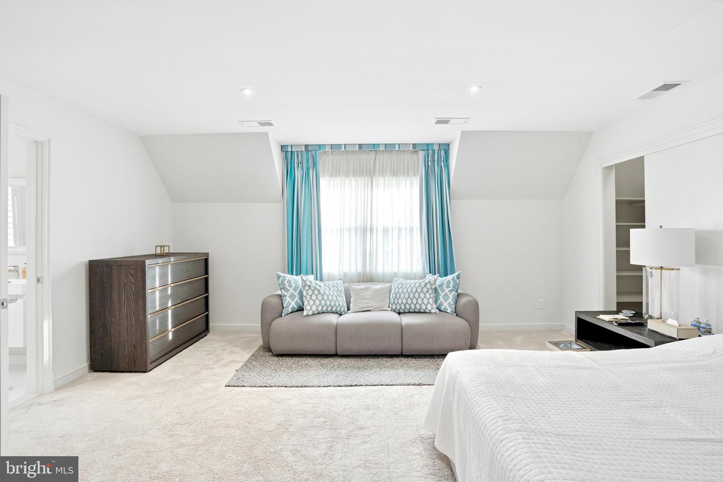 6202 VERNON PALMER CT, MCLEAN, Virginia 22101, 6 Bedrooms Bedrooms, ,6 BathroomsBathrooms,Residential,For sale,6202 VERNON PALMER CT,VAFX2285286 MLS # VAFX2285286