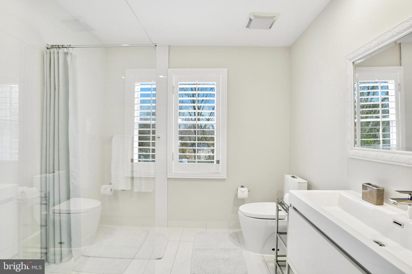 6202 VERNON PALMER CT, MCLEAN, Virginia 22101, 6 Bedrooms Bedrooms, ,6 BathroomsBathrooms,Residential,For sale,6202 VERNON PALMER CT,VAFX2285286 MLS # VAFX2285286