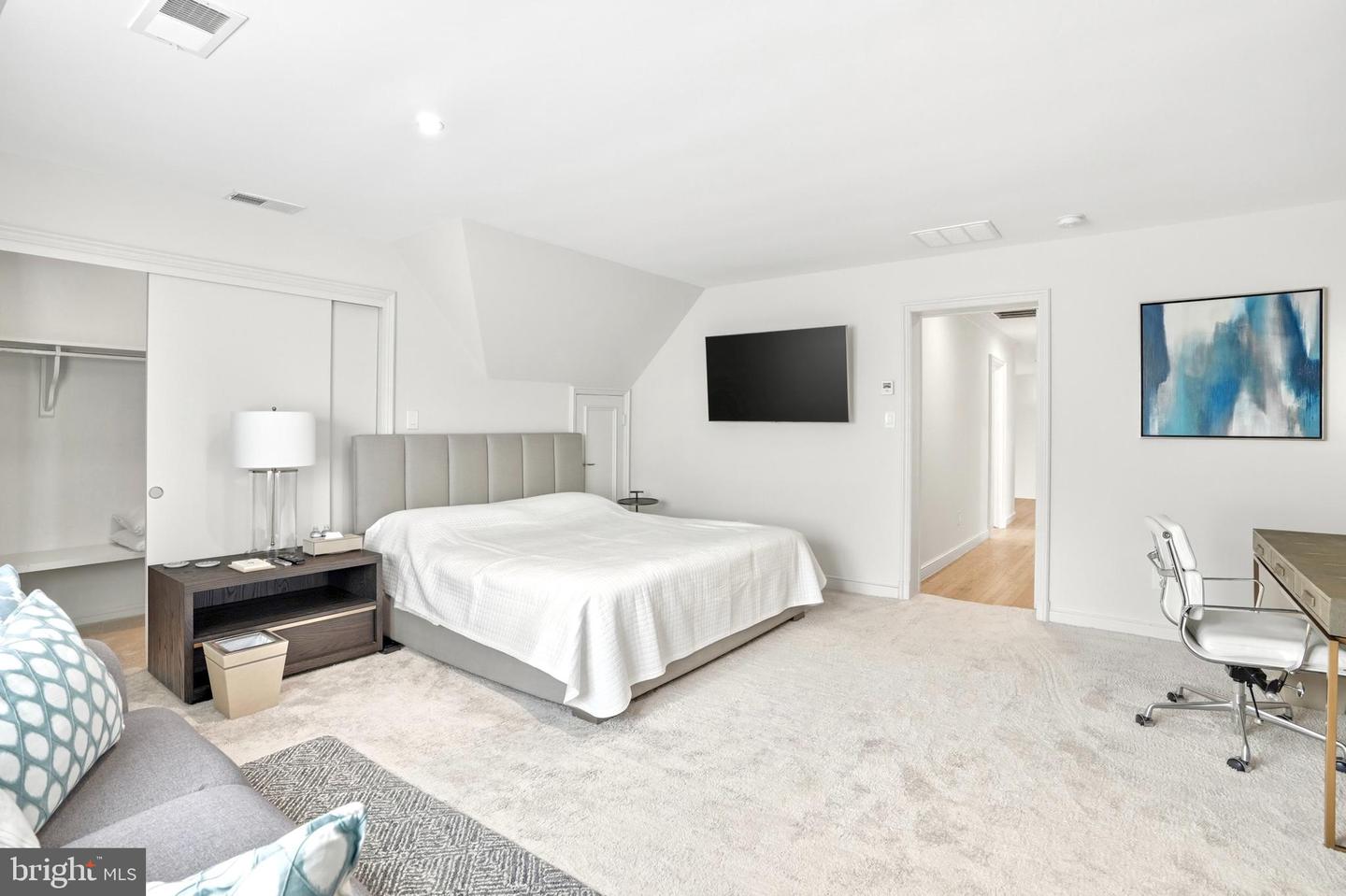 6202 VERNON PALMER CT, MCLEAN, Virginia 22101, 6 Bedrooms Bedrooms, ,6 BathroomsBathrooms,Residential,For sale,6202 VERNON PALMER CT,VAFX2285286 MLS # VAFX2285286