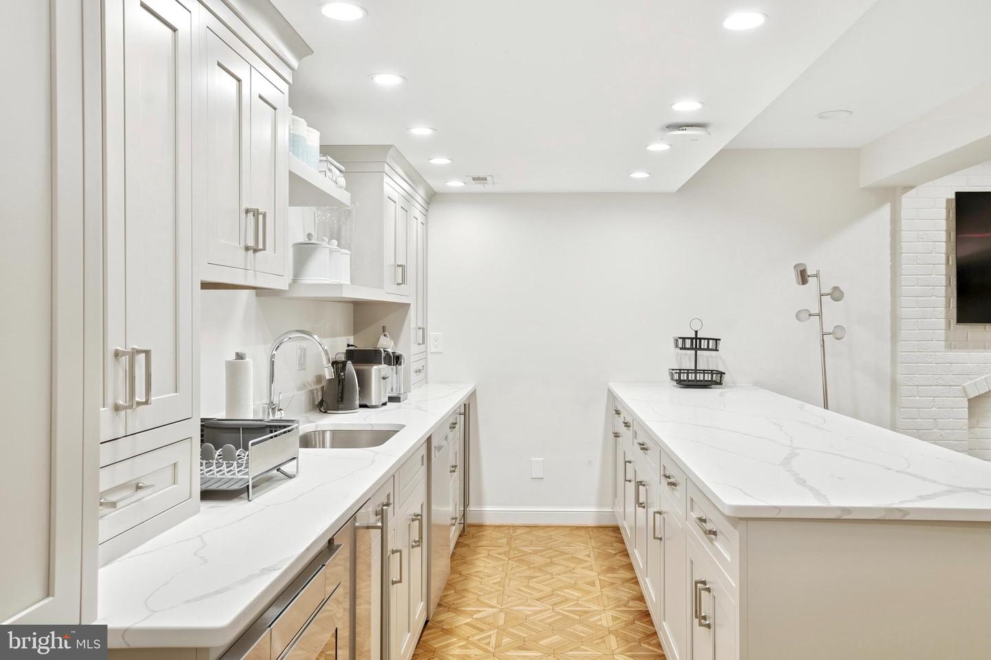 6202 VERNON PALMER CT, MCLEAN, Virginia 22101, 6 Bedrooms Bedrooms, ,6 BathroomsBathrooms,Residential,For sale,6202 VERNON PALMER CT,VAFX2285286 MLS # VAFX2285286