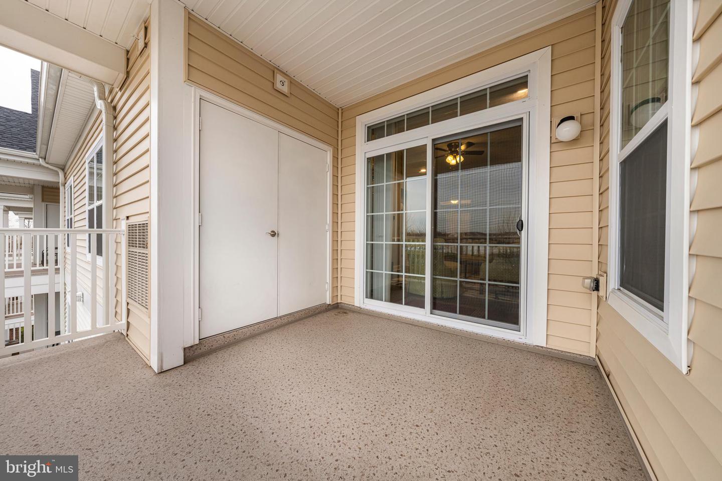 20981 ROCKY KNOLL SQ #301, ASHBURN, Virginia 20147, 2 Bedrooms Bedrooms, ,2 BathroomsBathrooms,Residential,For sale,20981 ROCKY KNOLL SQ #301,VALO2113854 MLS # VALO2113854