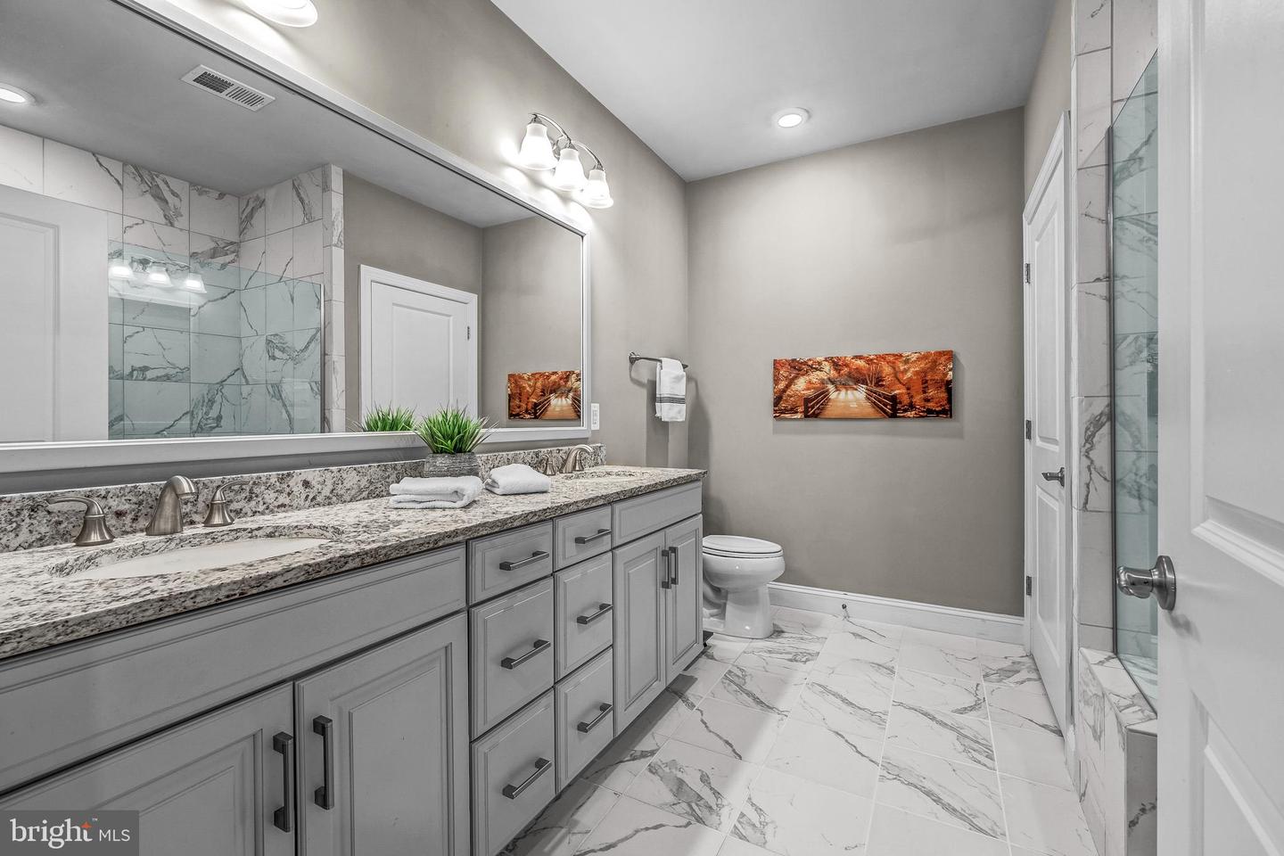 20981 ROCKY KNOLL SQ #301, ASHBURN, Virginia 20147, 2 Bedrooms Bedrooms, ,2 BathroomsBathrooms,Residential,For sale,20981 ROCKY KNOLL SQ #301,VALO2113854 MLS # VALO2113854