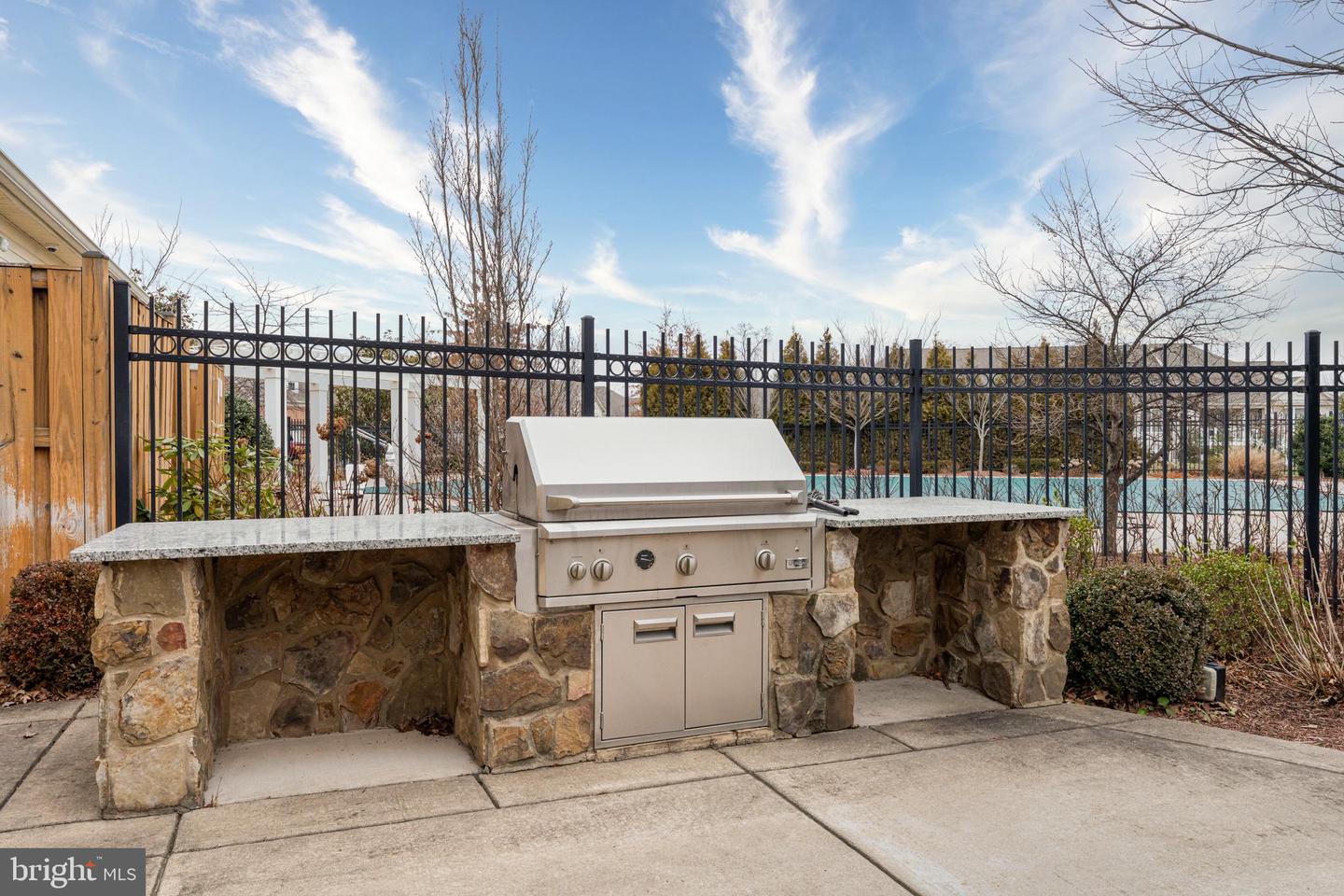 20981 ROCKY KNOLL SQ #301, ASHBURN, Virginia 20147, 2 Bedrooms Bedrooms, ,2 BathroomsBathrooms,Residential,For sale,20981 ROCKY KNOLL SQ #301,VALO2113854 MLS # VALO2113854