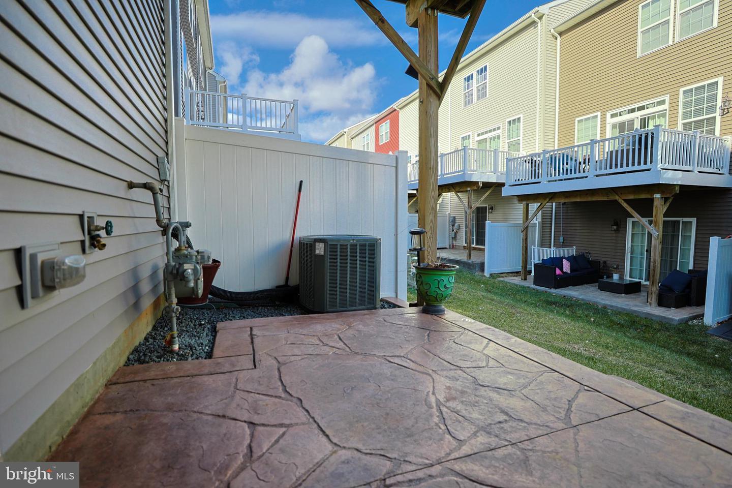 15318 LINVILLE CREEK DR, HAYMARKET, Virginia 20169, 3 Bedrooms Bedrooms, ,3 BathroomsBathrooms,Residential,For sale,15318 LINVILLE CREEK DR,VAPW2110466 MLS # VAPW2110466