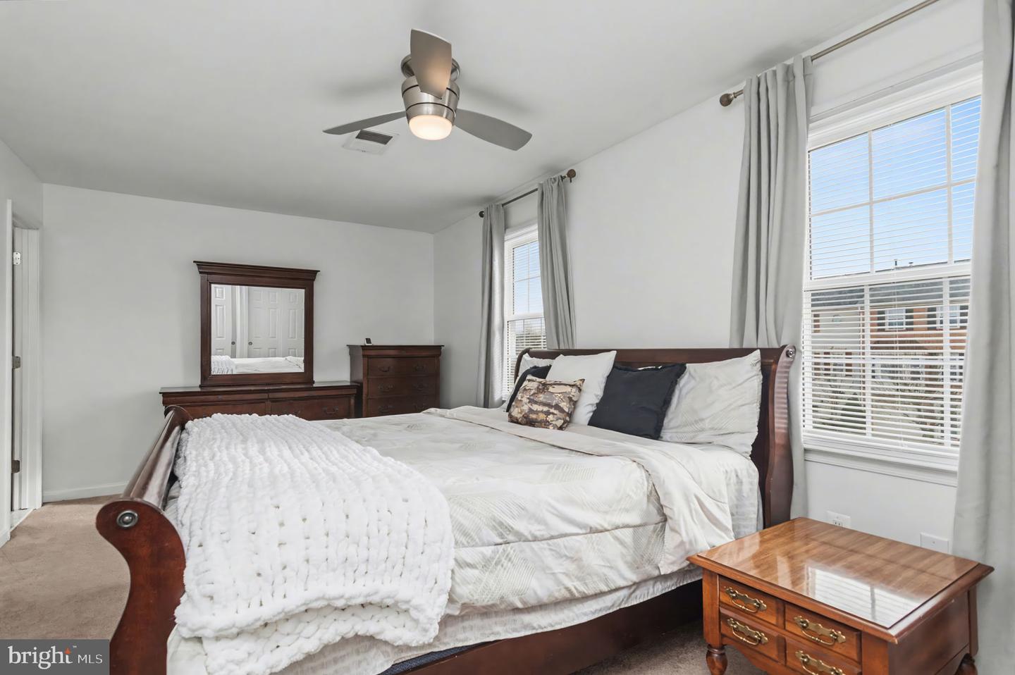 43484 BLACKSMITH SQ, ASHBURN, Virginia 20147, 3 Bedrooms Bedrooms, ,3 BathroomsBathrooms,Residential,For sale,43484 BLACKSMITH SQ,VALO2113896 MLS # VALO2113896