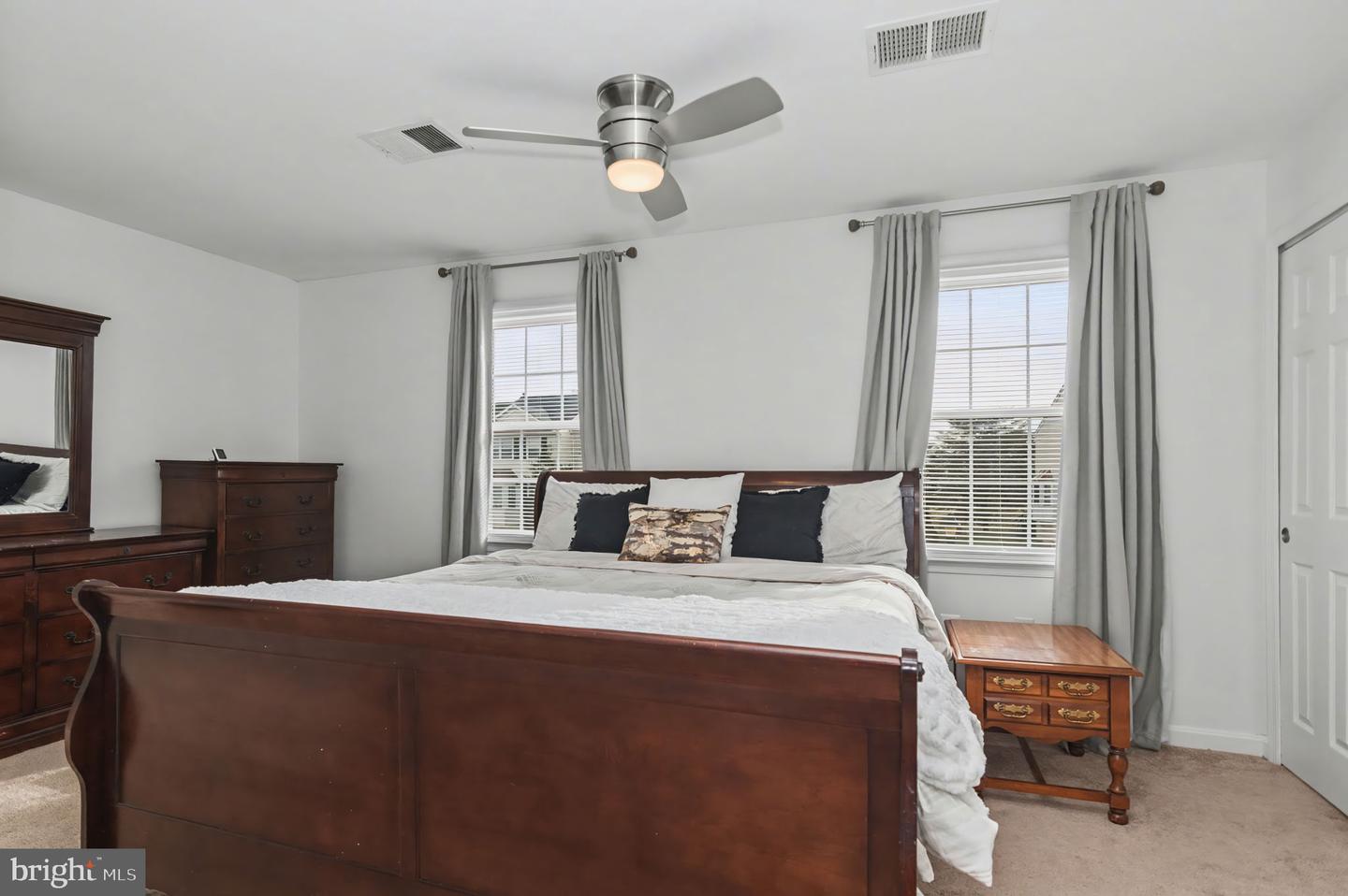 43484 BLACKSMITH SQ, ASHBURN, Virginia 20147, 3 Bedrooms Bedrooms, ,3 BathroomsBathrooms,Residential,For sale,43484 BLACKSMITH SQ,VALO2113896 MLS # VALO2113896