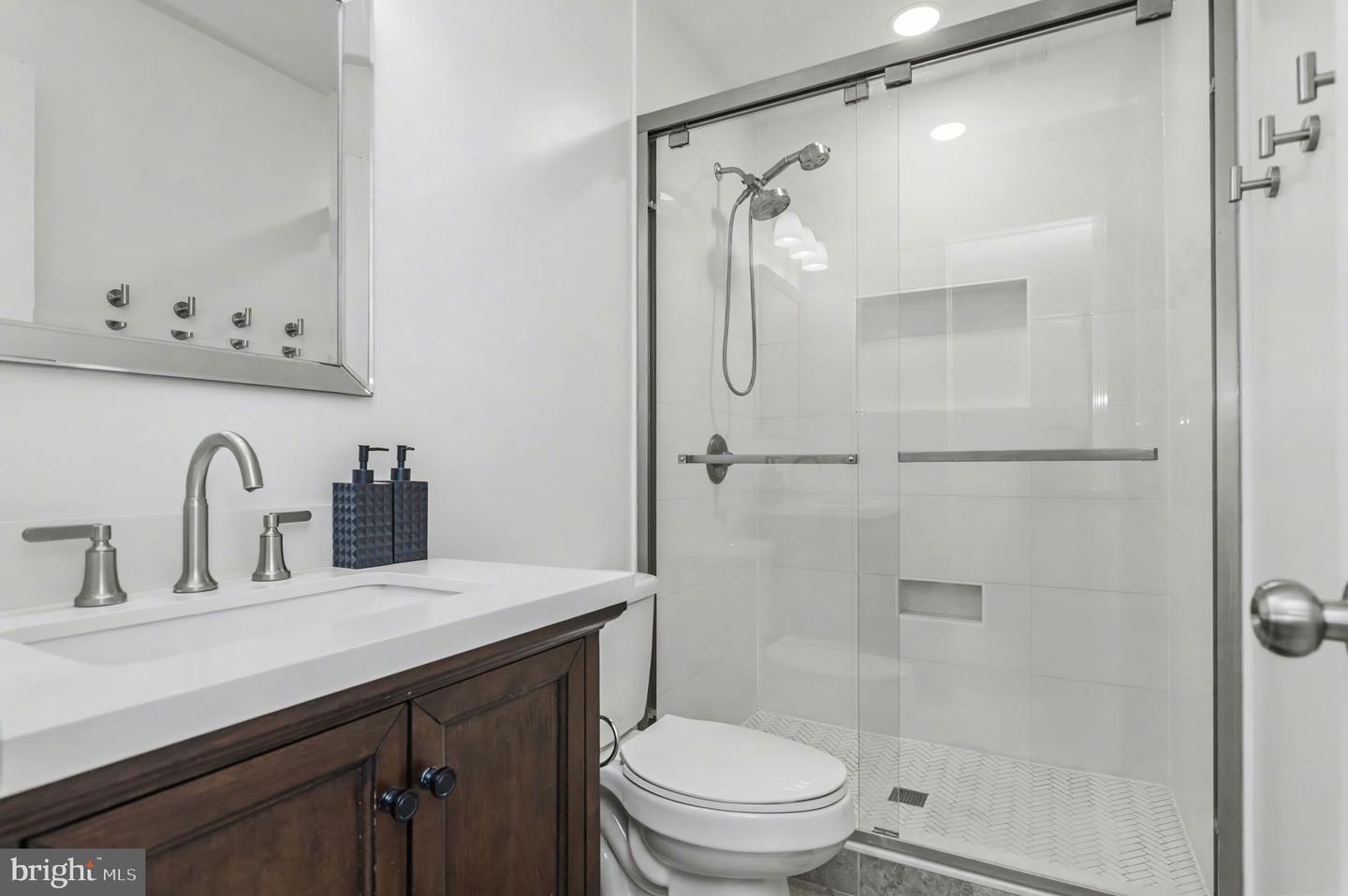 43484 BLACKSMITH SQ, ASHBURN, Virginia 20147, 3 Bedrooms Bedrooms, ,3 BathroomsBathrooms,Residential,For sale,43484 BLACKSMITH SQ,VALO2113896 MLS # VALO2113896