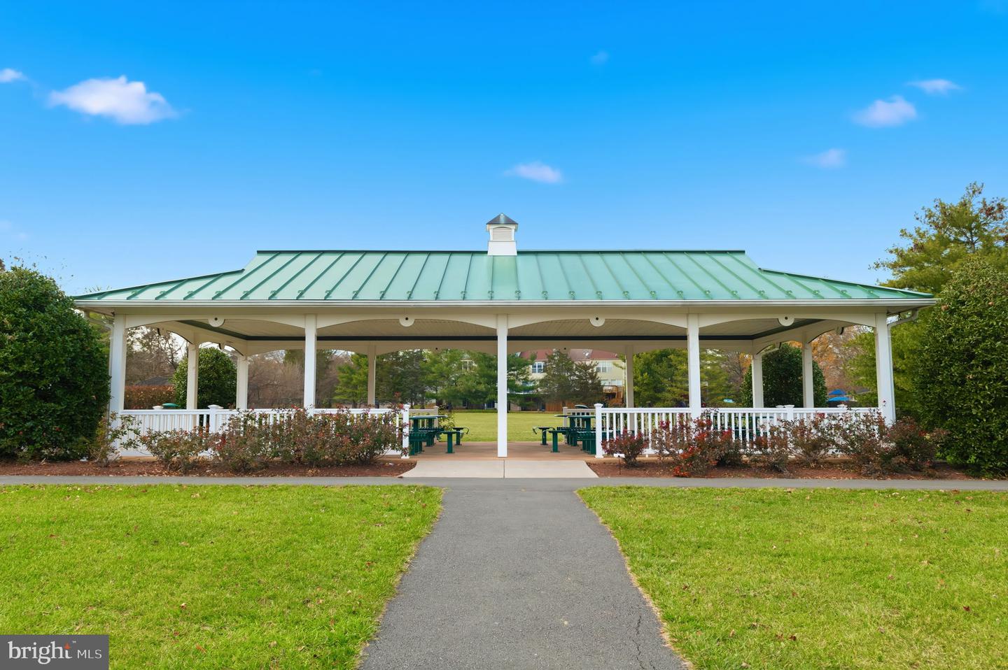 43484 BLACKSMITH SQ, ASHBURN, Virginia 20147, 3 Bedrooms Bedrooms, ,3 BathroomsBathrooms,Residential,For sale,43484 BLACKSMITH SQ,VALO2113896 MLS # VALO2113896