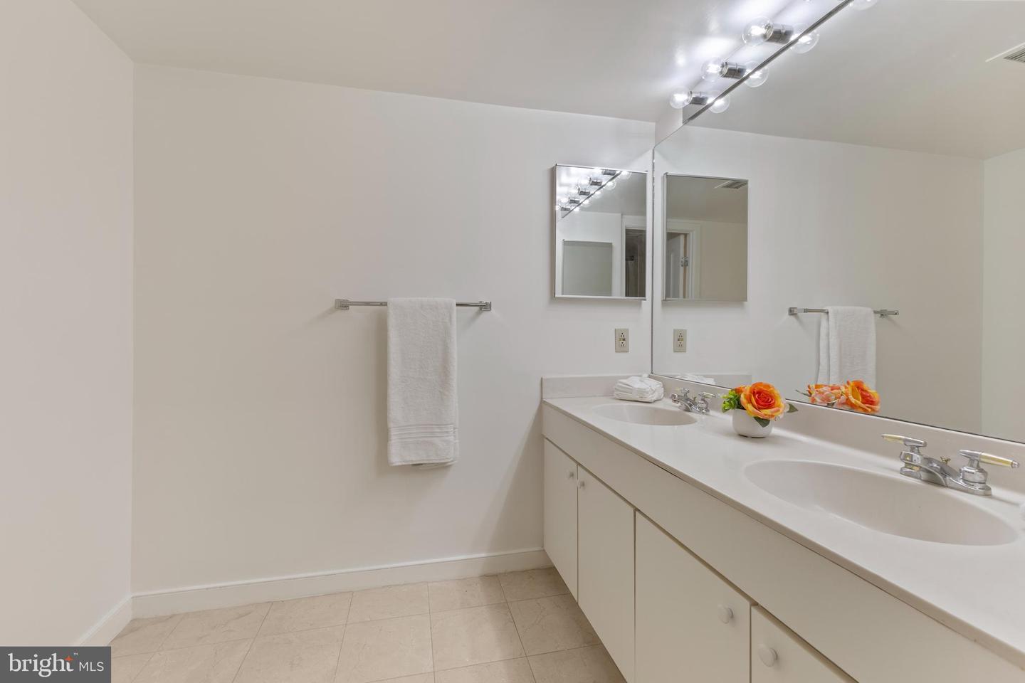 1099 22ND ST NW #601, WASHINGTON, District Of Columbia 20037, 3 Bedrooms Bedrooms, ,2 BathroomsBathrooms,Residential,For sale,1099 22ND ST NW #601,DCDC2241246 MLS # DCDC2241246