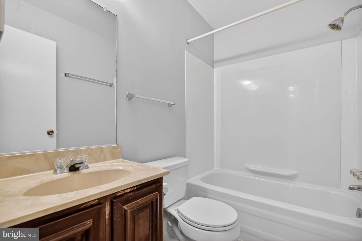 2532 GLENGYLE DR #170, VIENNA, Virginia 22181, 3 Bedrooms Bedrooms, ,2 BathroomsBathrooms,Residential,For sale,2532 GLENGYLE DR #170,VAFX2285752 MLS # VAFX2285752