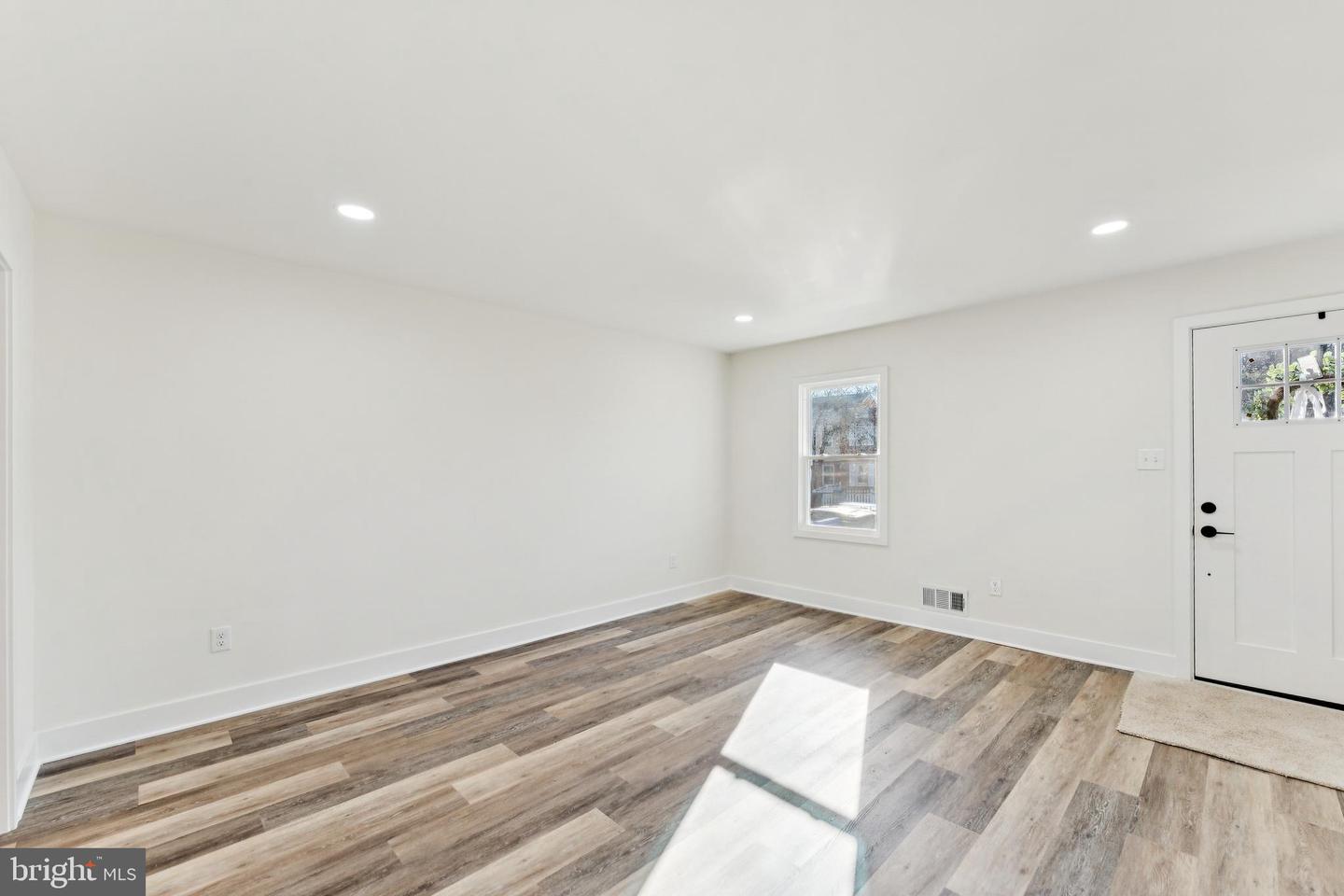 9703 BRAGG LN, MANASSAS, Virginia 20110, 3 Bedrooms Bedrooms, ,1 BathroomBathrooms,Residential,For sale,9703 BRAGG LN,VAMN2009942 MLS # VAMN2009942