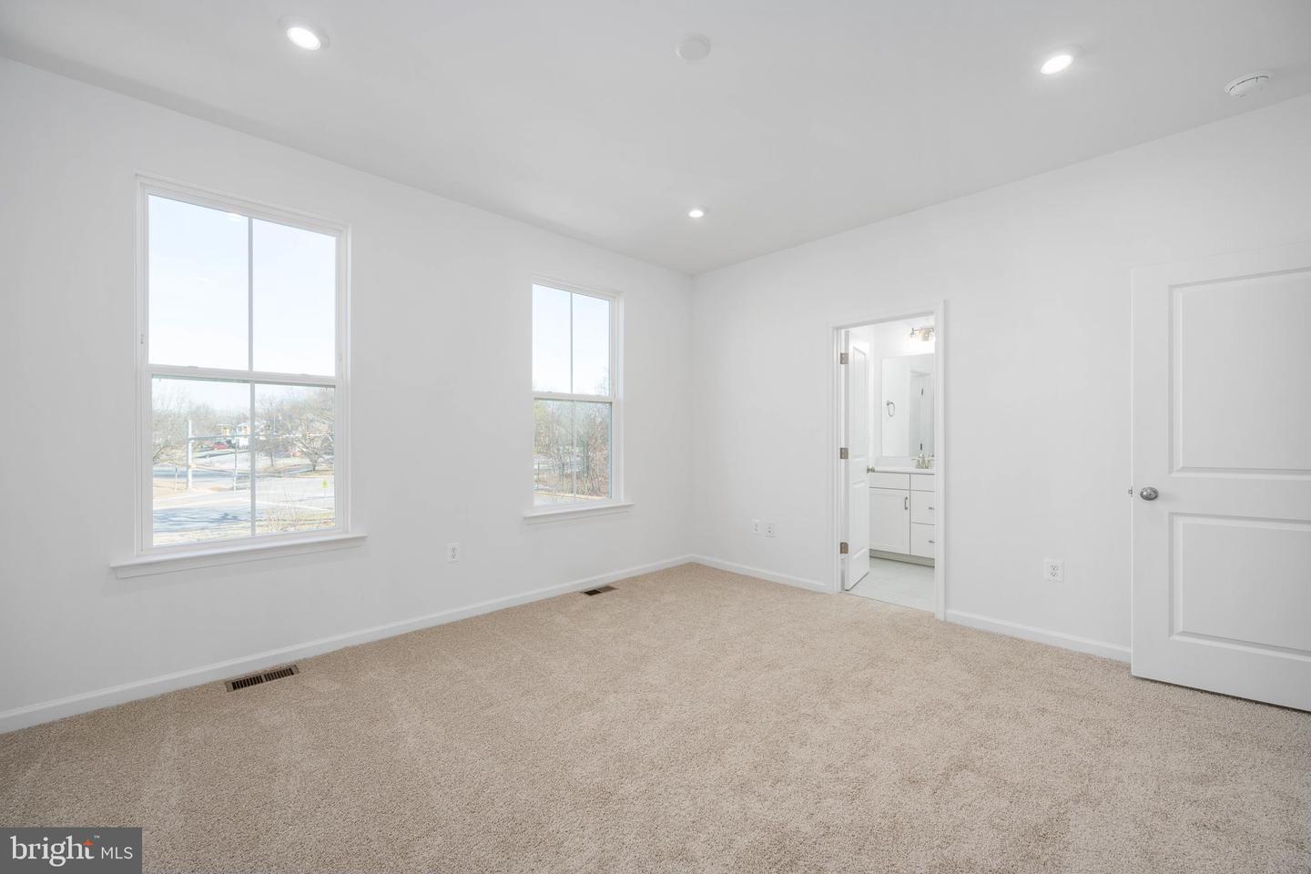 10157 QUEENS WAY, MANASSAS, Virginia 20110, 5 Bedrooms Bedrooms, ,4 BathroomsBathrooms,Residential,For sale,10157 QUEENS WAY,VAMN2009946 MLS # VAMN2009946