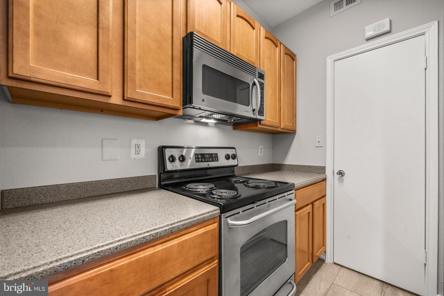 3916 PENDERVIEW DR #425, FAIRFAX, Virginia 22033, 1 Bedroom Bedrooms, ,1 BathroomBathrooms,Residential,For sale,3916 PENDERVIEW DR #425,VAFX2286140 MLS # VAFX2286140