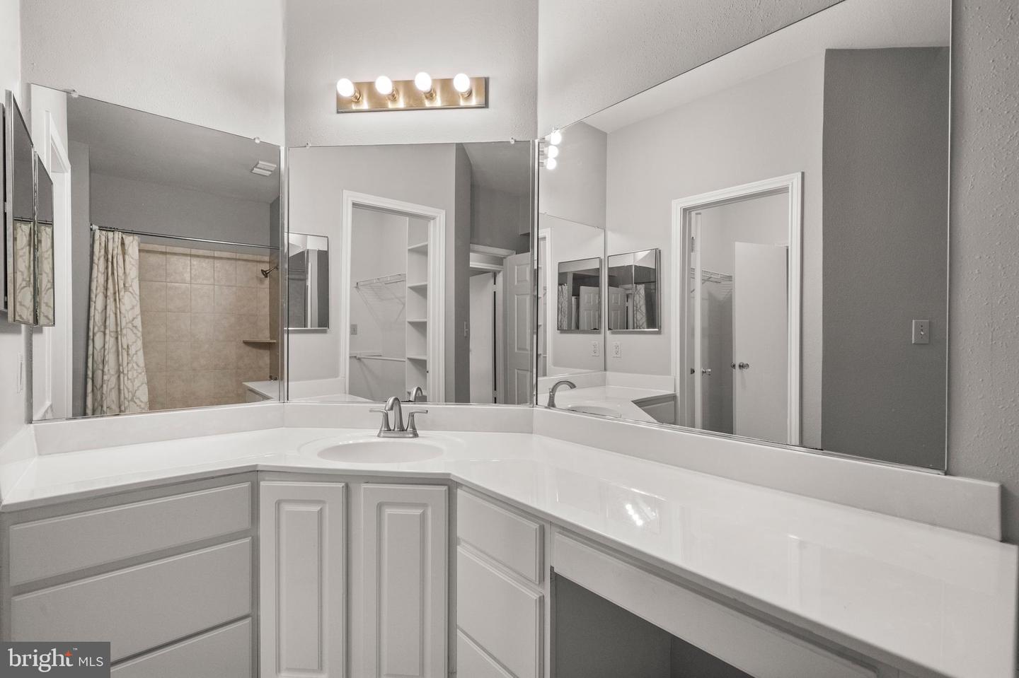 3916 PENDERVIEW DR #425, FAIRFAX, Virginia 22033, 1 Bedroom Bedrooms, ,1 BathroomBathrooms,Residential,For sale,3916 PENDERVIEW DR #425,VAFX2286140 MLS # VAFX2286140