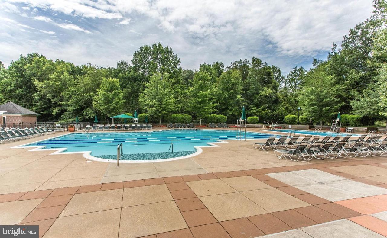 3916 PENDERVIEW DR #425, FAIRFAX, Virginia 22033, 1 Bedroom Bedrooms, ,1 BathroomBathrooms,Residential,For sale,3916 PENDERVIEW DR #425,VAFX2286140 MLS # VAFX2286140