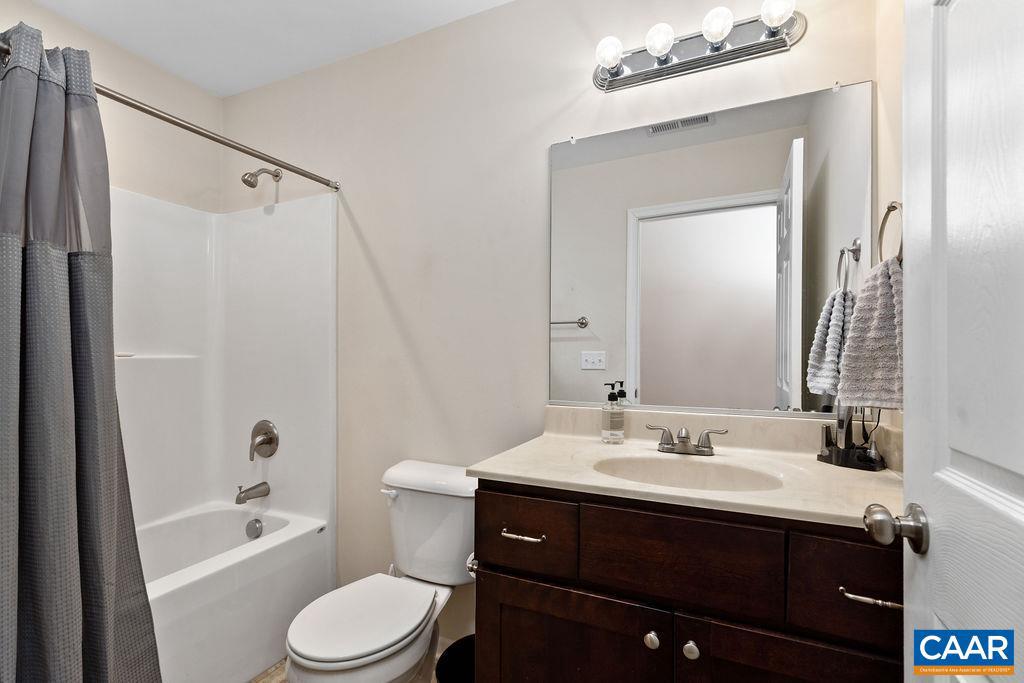 147 W STRATFORD PL, MADISON HEIGHTS, Virginia 24572, 3 Bedrooms Bedrooms, ,2 BathroomsBathrooms,Residential,For sale,147 W STRATFORD PL,672549 MLS # 672549