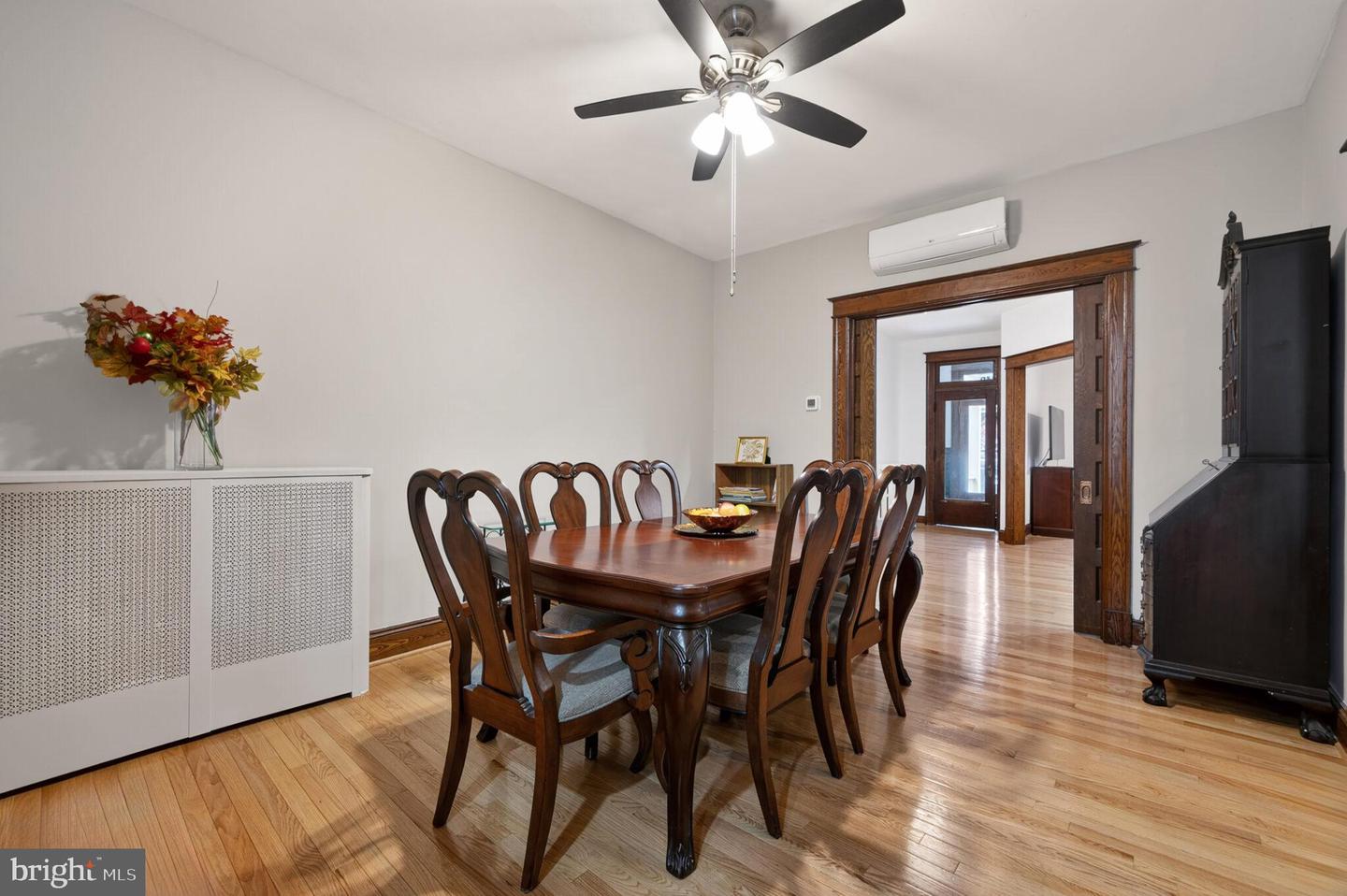 649 SOUTH CAROLINA AVE SE, WASHINGTON, District Of Columbia 20003, 5 Bedrooms Bedrooms, ,3 BathroomsBathrooms,Residential,For sale,649 SOUTH CAROLINA AVE SE,DCDC2241890 MLS # DCDC2241890