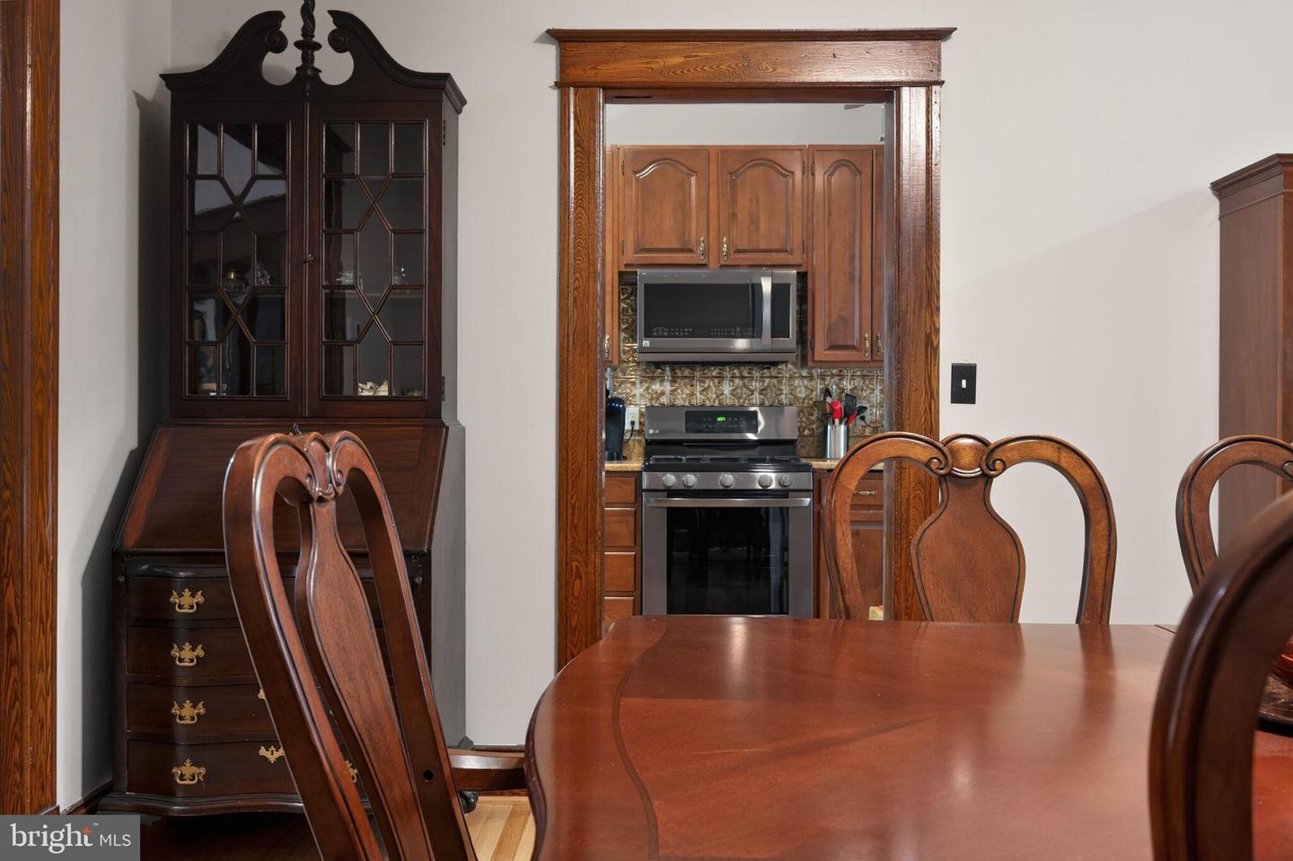 649 SOUTH CAROLINA AVE SE, WASHINGTON, District Of Columbia 20003, 5 Bedrooms Bedrooms, ,3 BathroomsBathrooms,Residential,For sale,649 SOUTH CAROLINA AVE SE,DCDC2241890 MLS # DCDC2241890